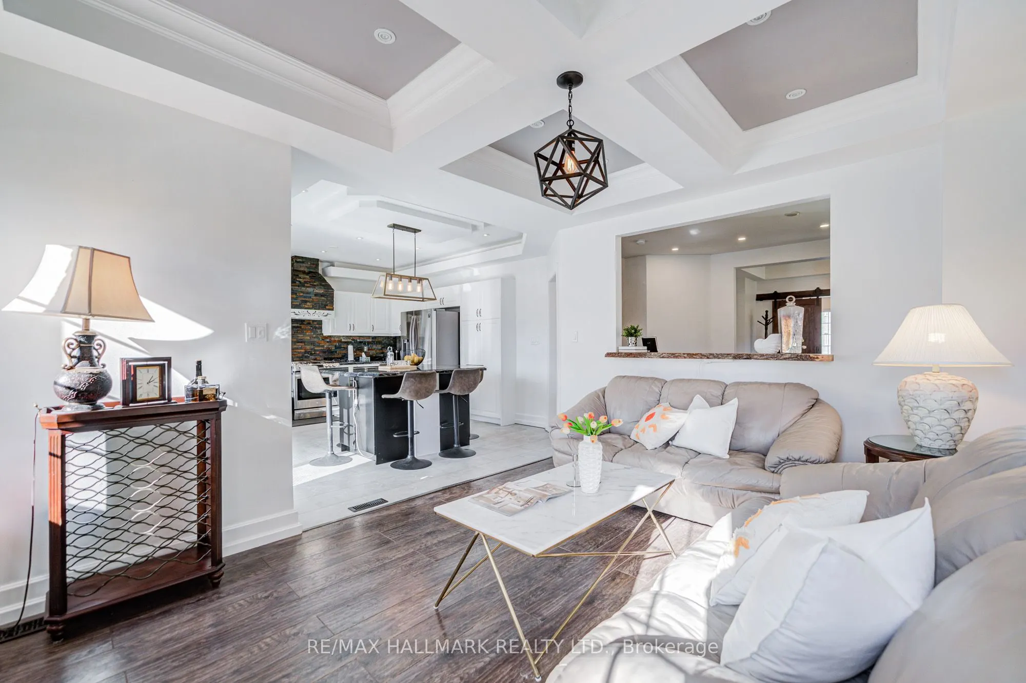 8 Glendower Crescent