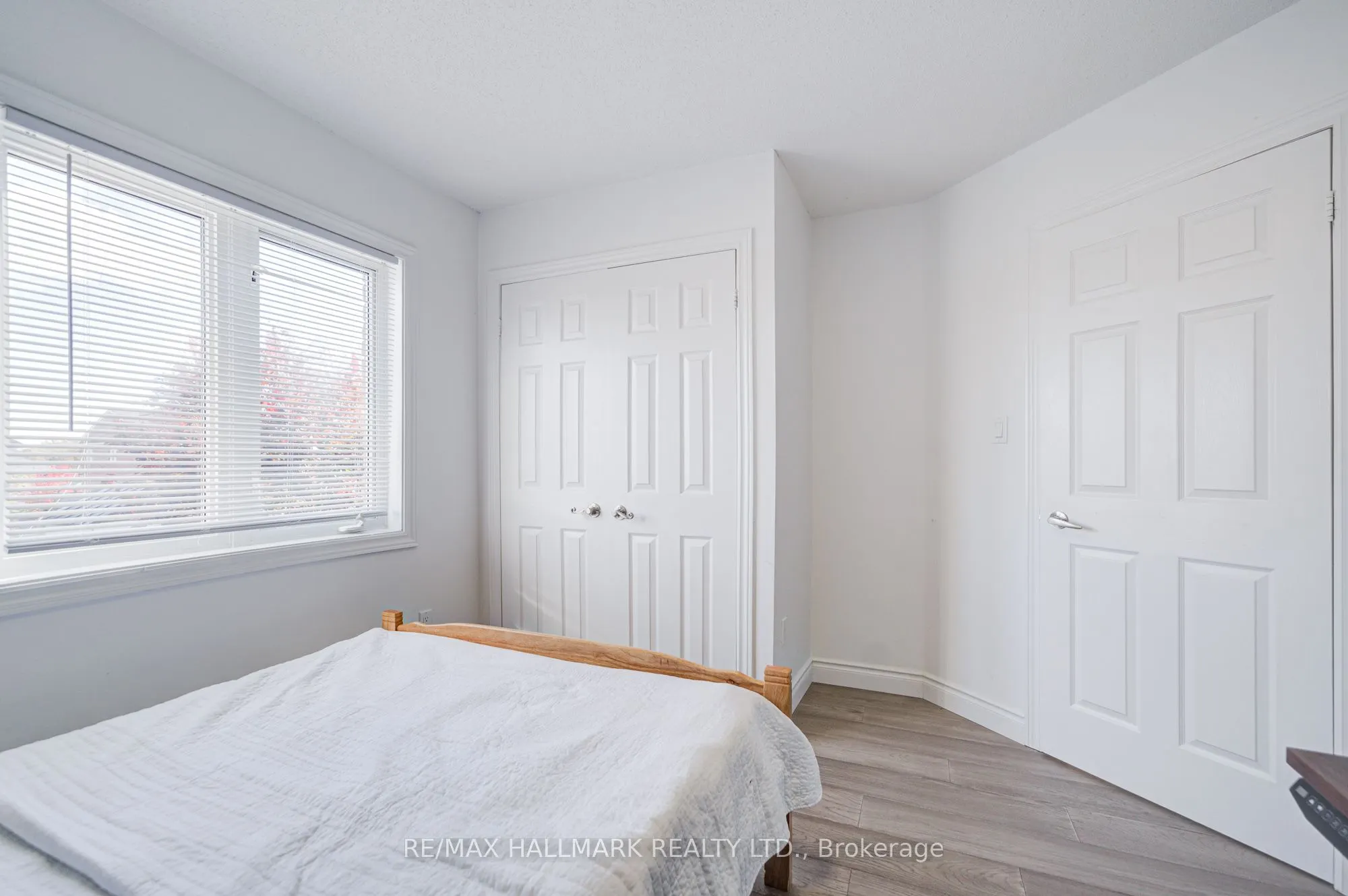8 Glendower Crescent