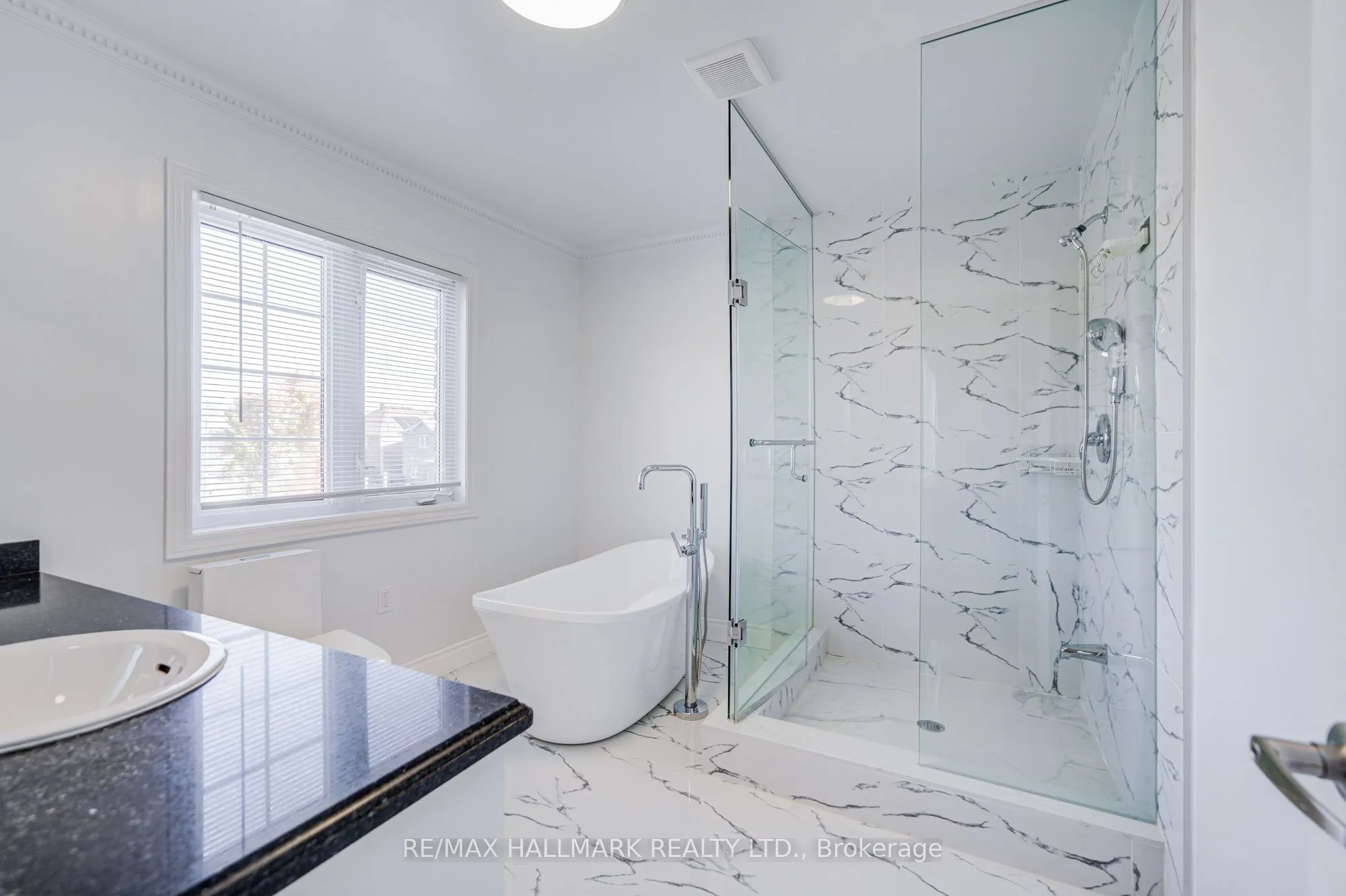 8 Glendower Crescent