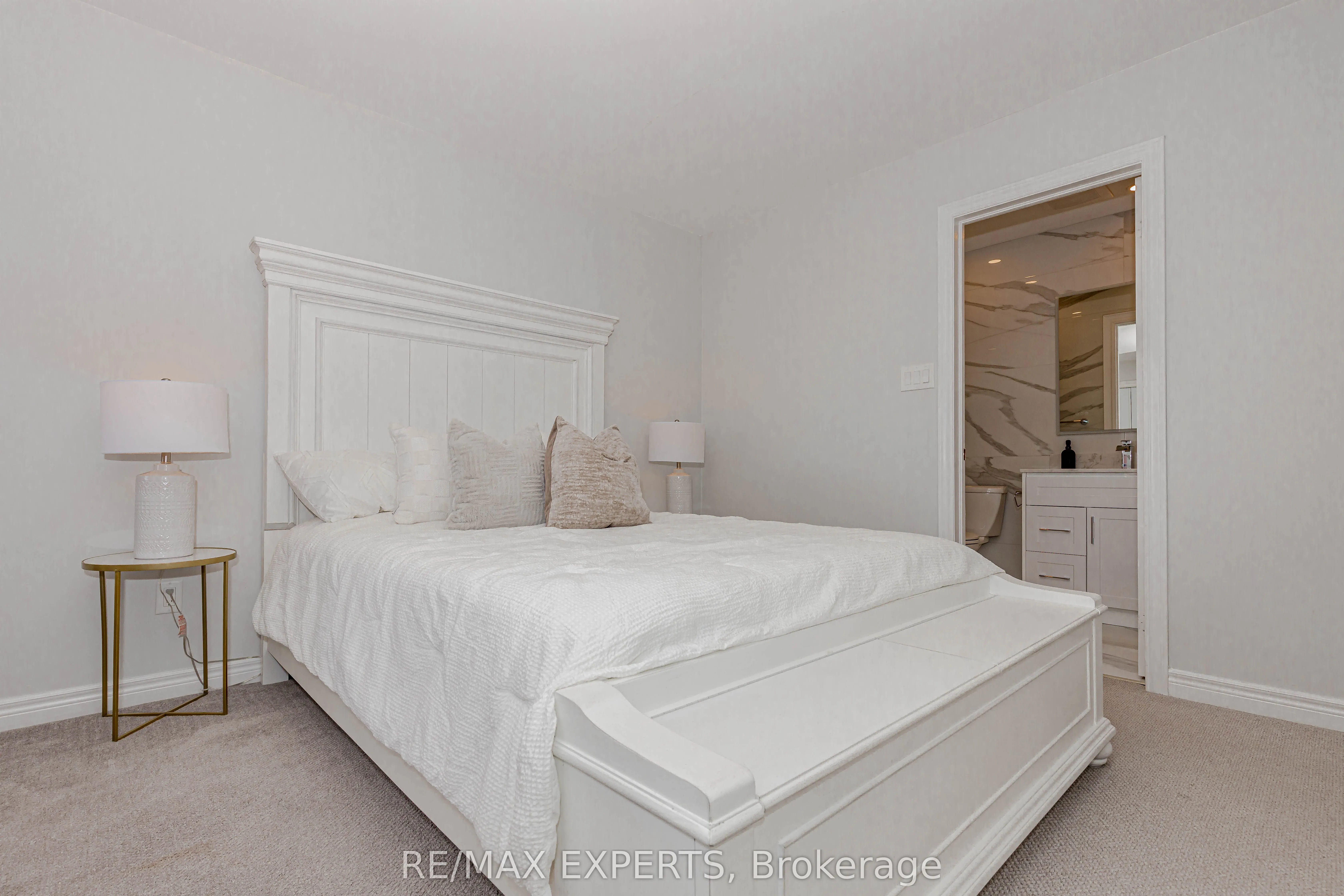 193 Fairlane Crescent