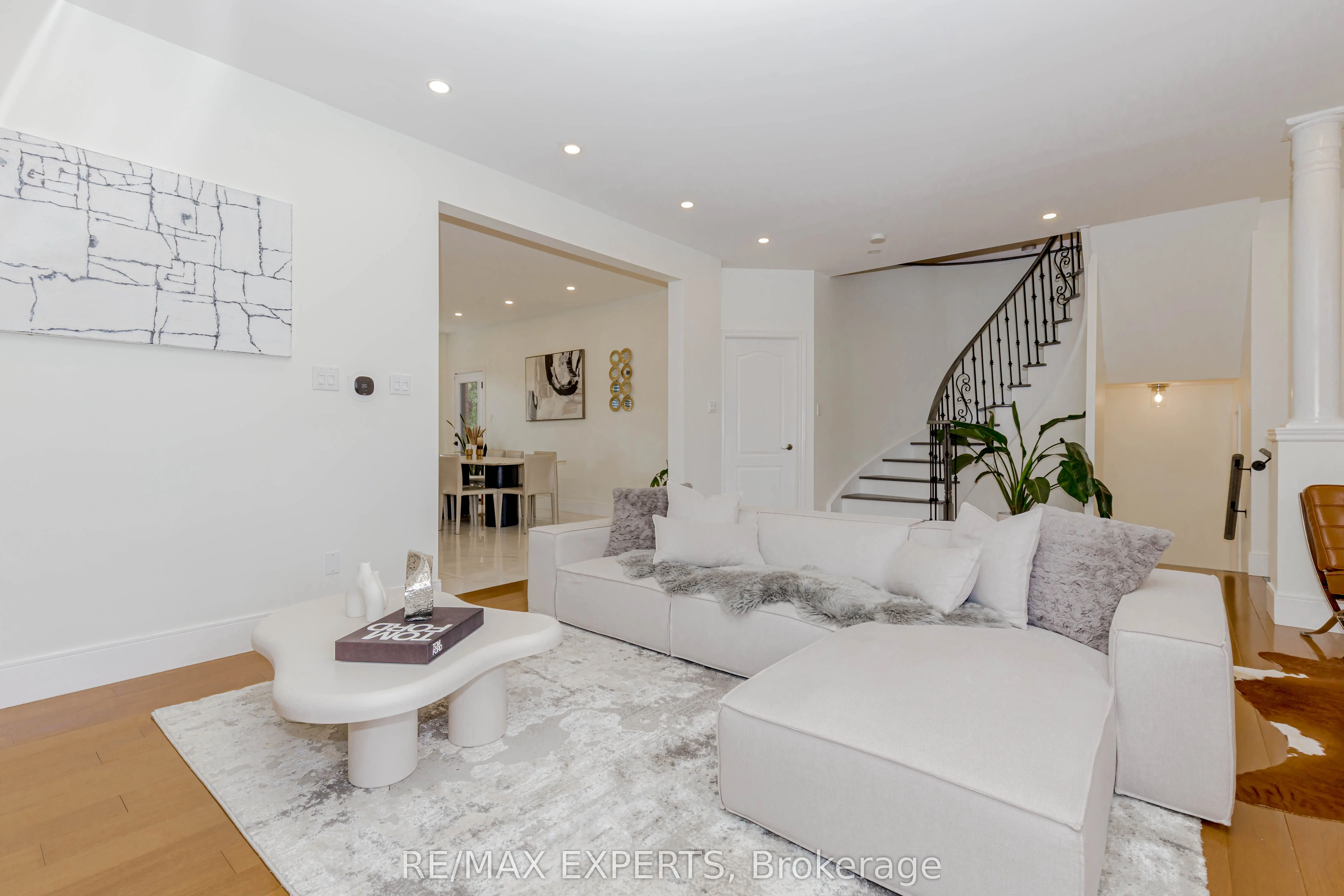 193 Fairlane Crescent