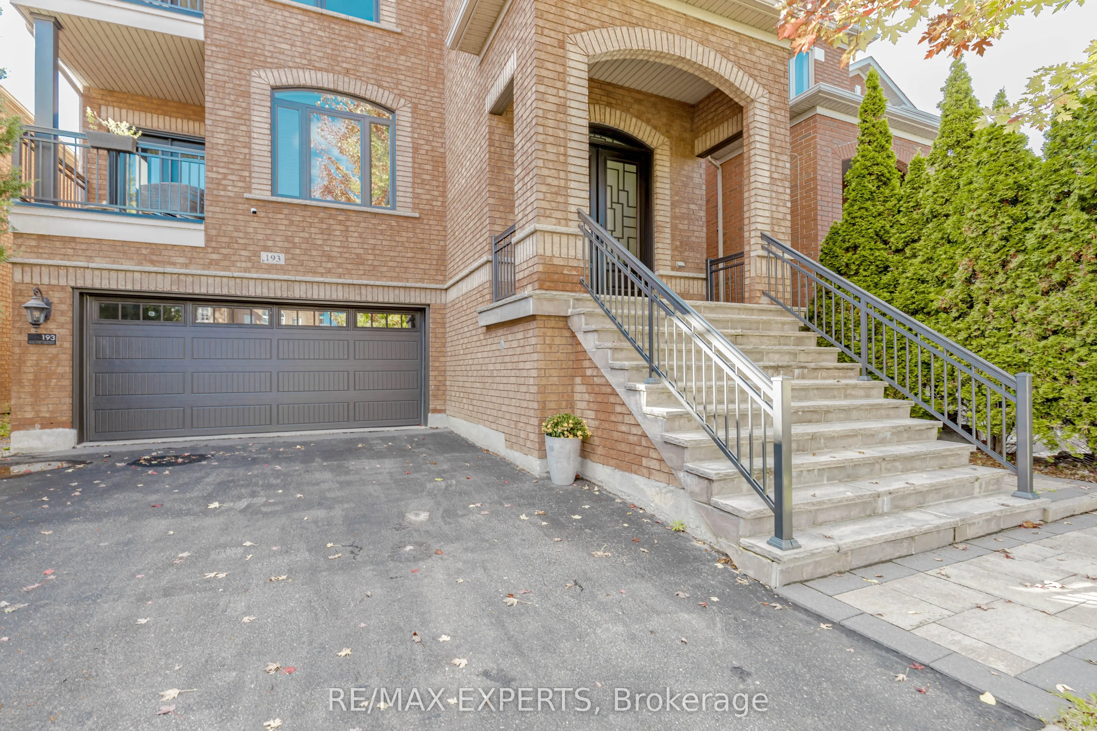 193 Fairlane Crescent