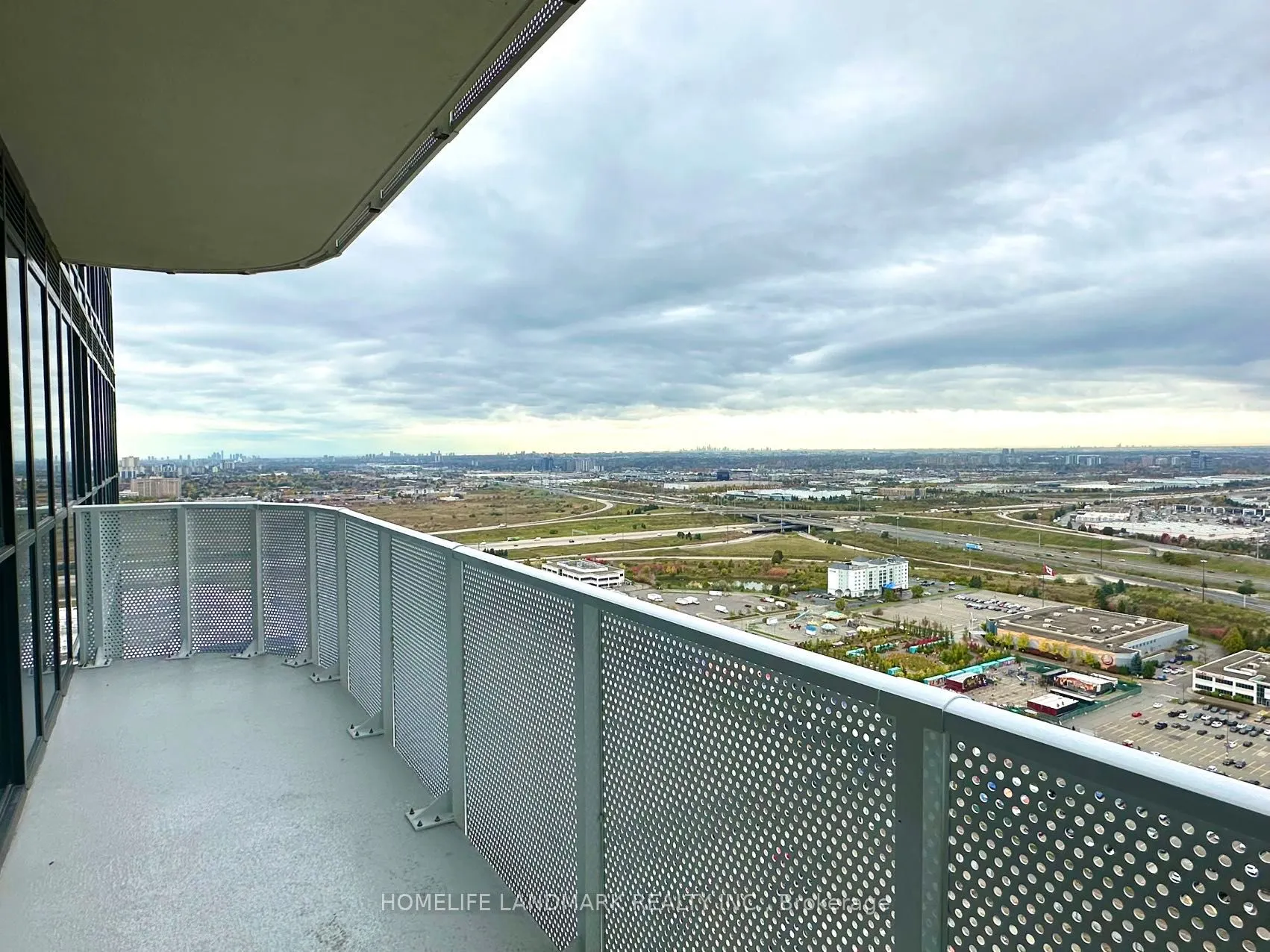 28 Interchange Way, #3815
