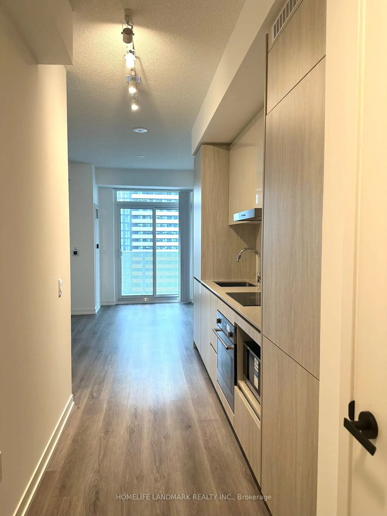 28 Interchange Way, #3815