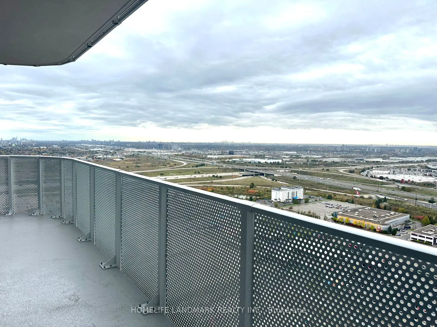 28 Interchange Way, #3815