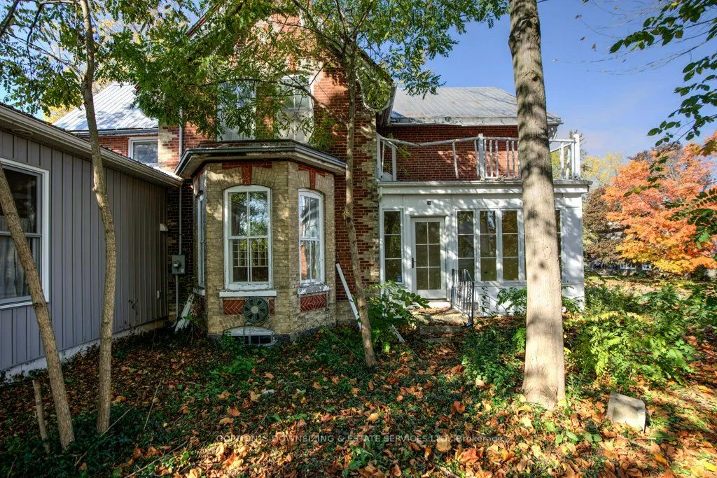 48 Ann Street N