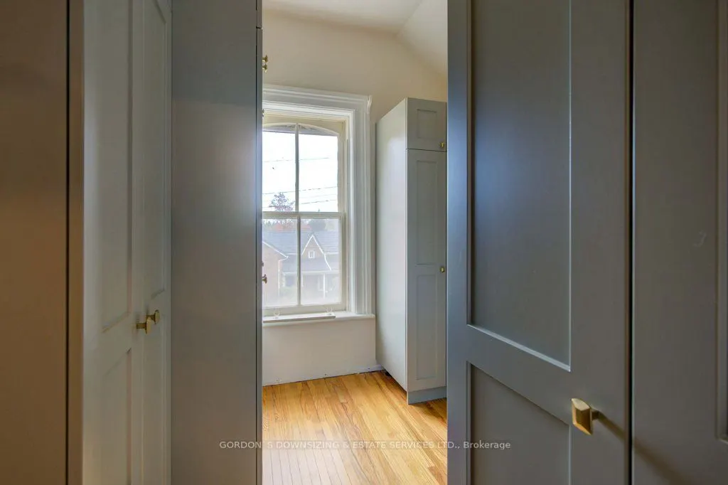 48 Ann Street N