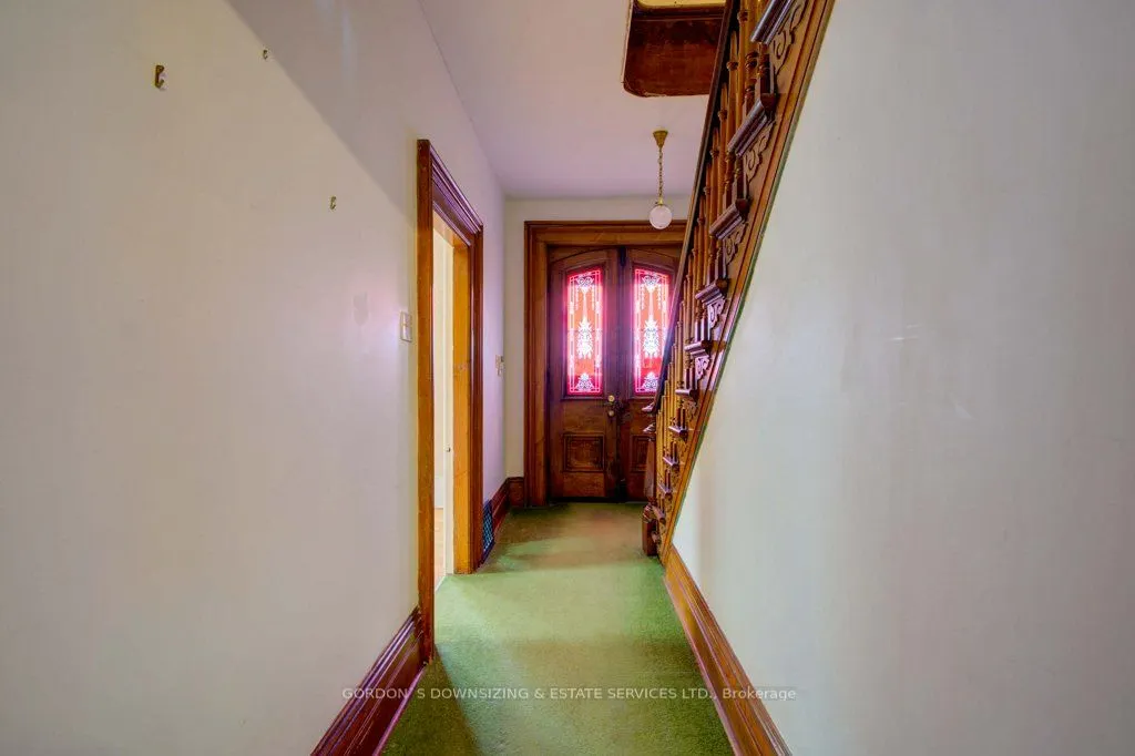 48 Ann Street N