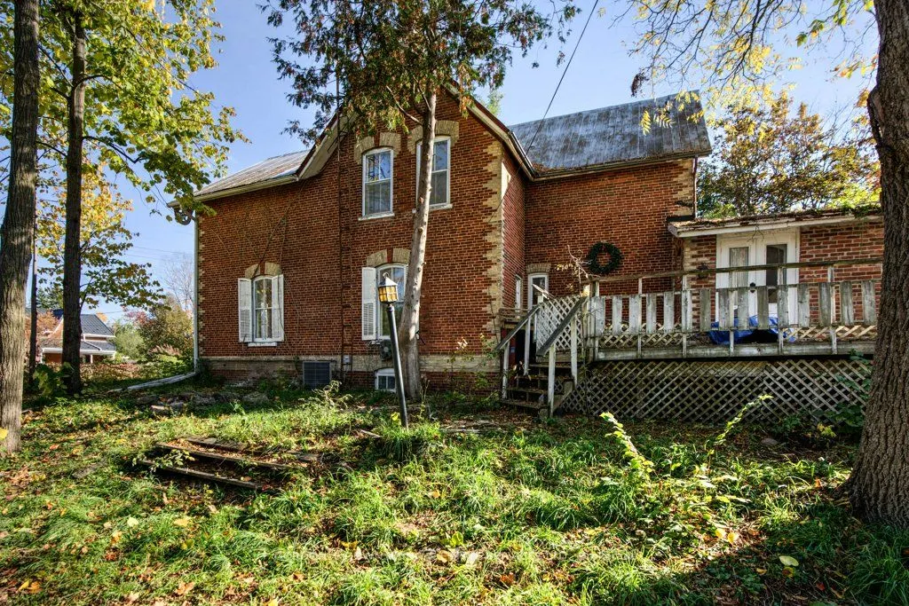 48 Ann Street N