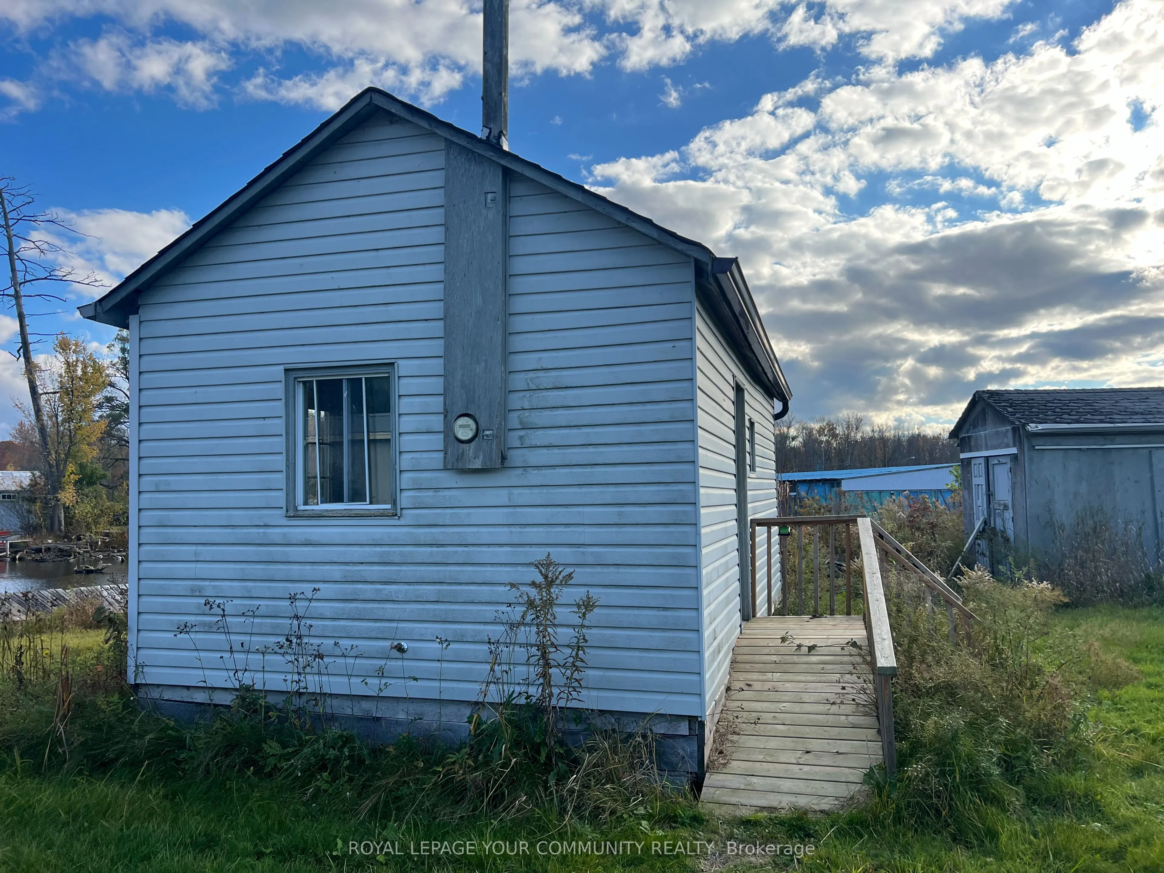 8 Island Drive