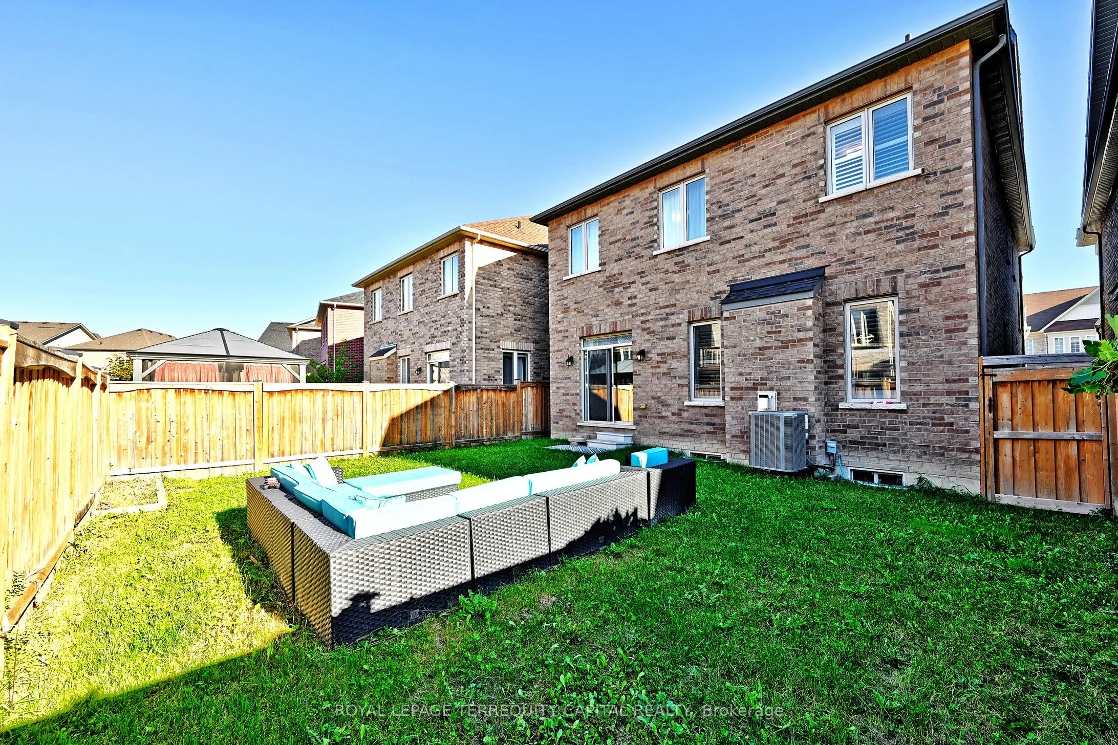 14 Beaconsfield Drive