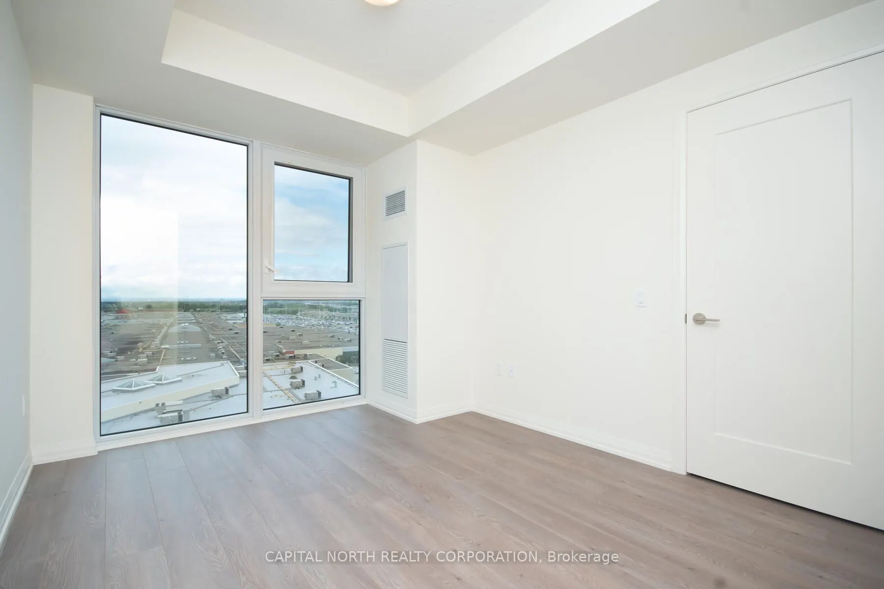 9000 Jane Street, #919