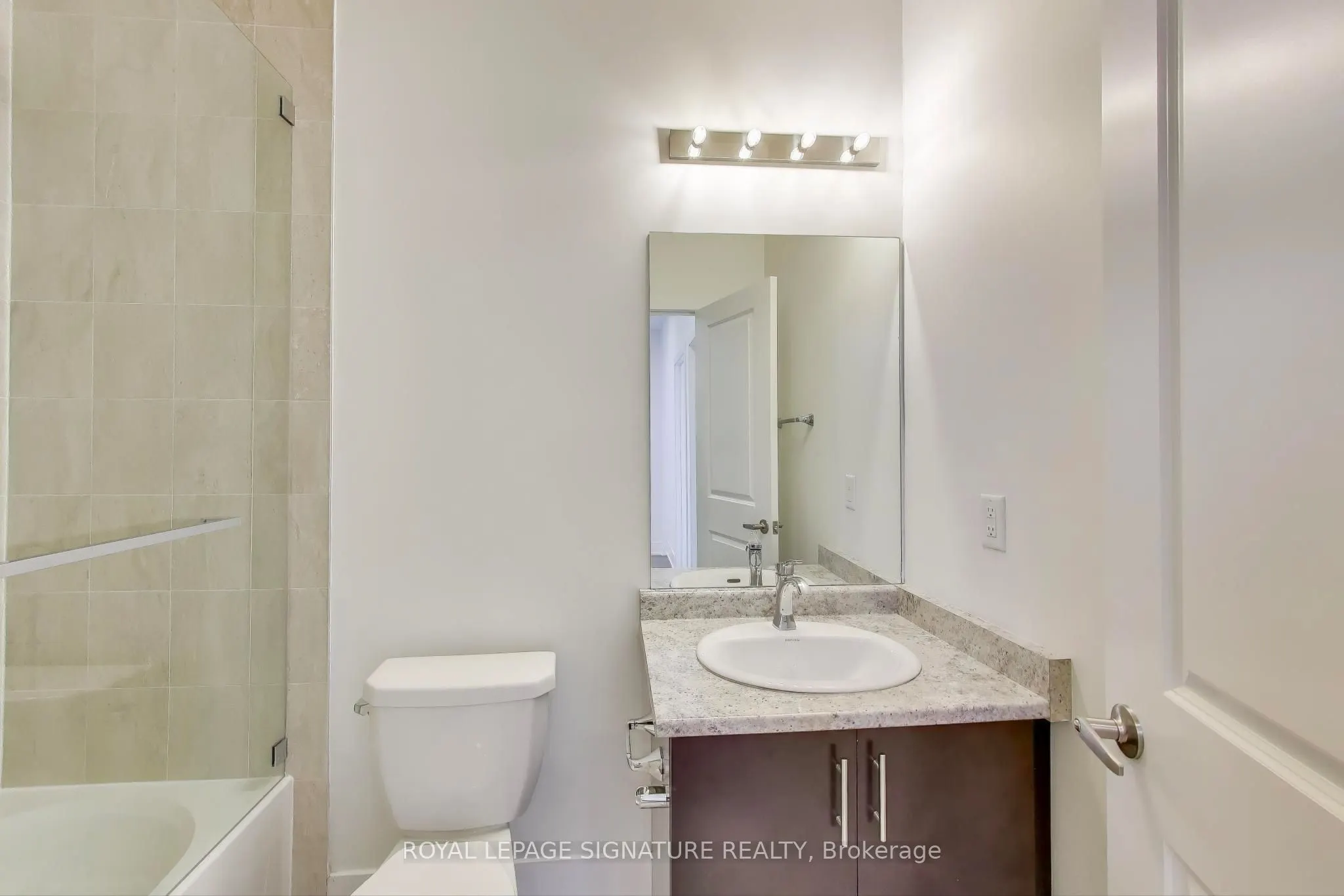 9124 Bathurst Street