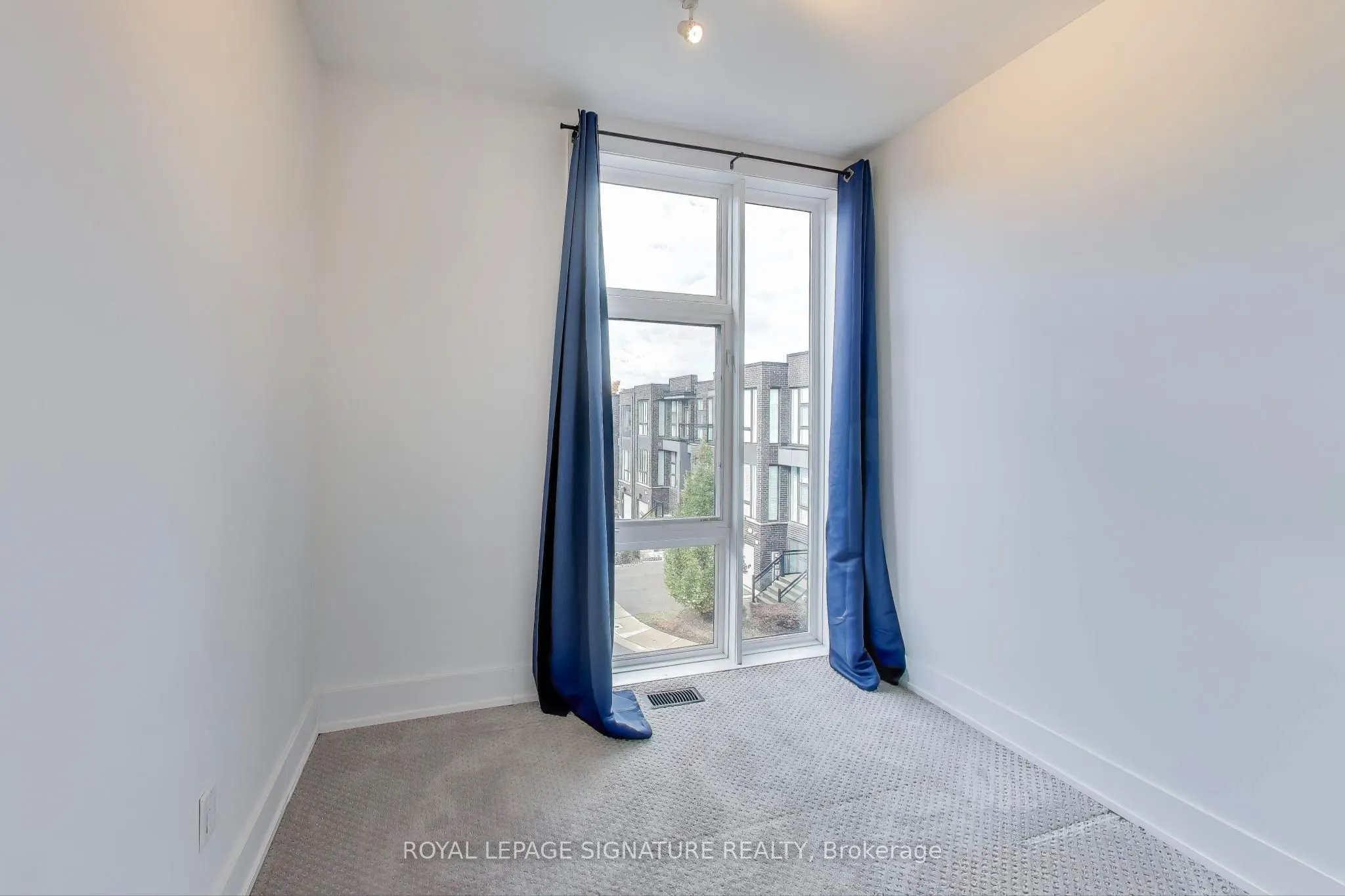 9124 Bathurst Street
