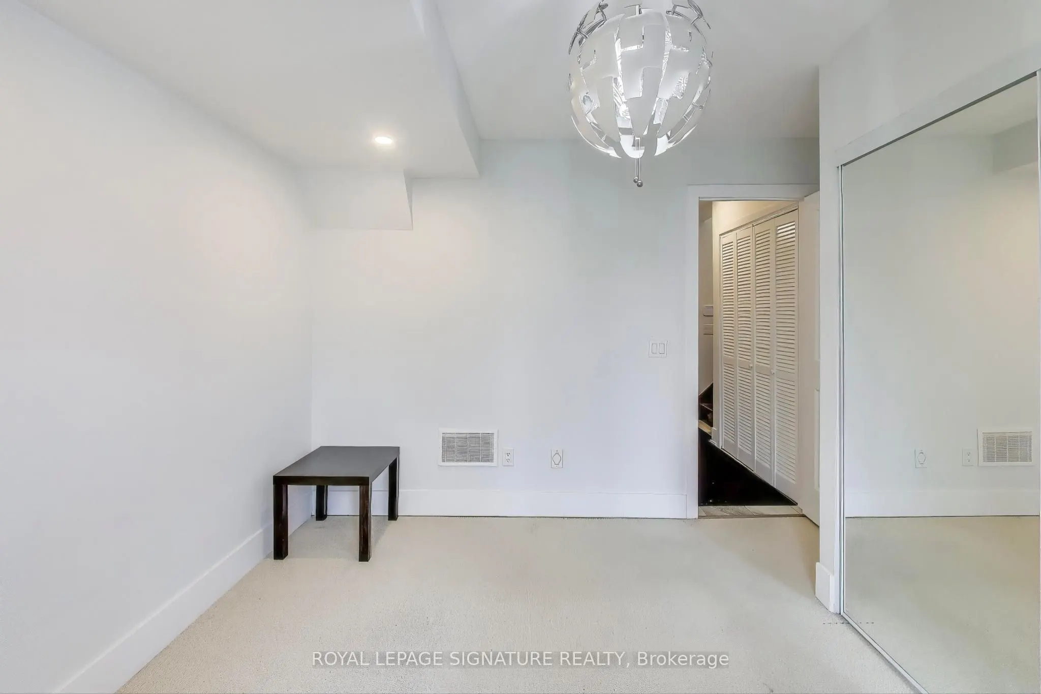 9124 Bathurst Street