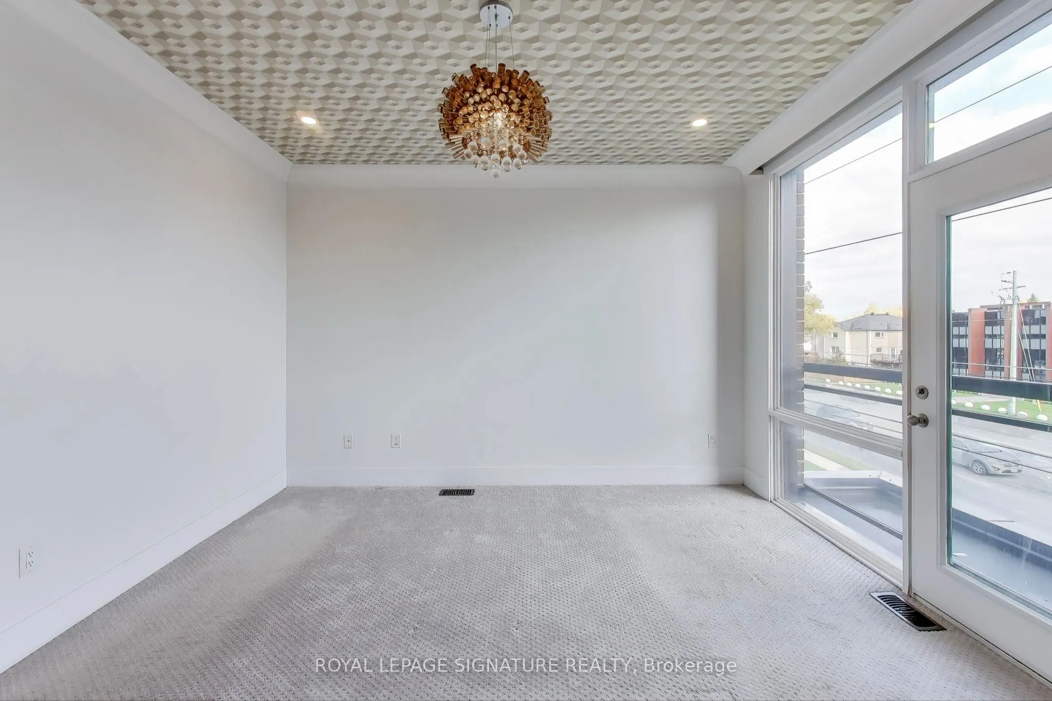 9124 Bathurst Street