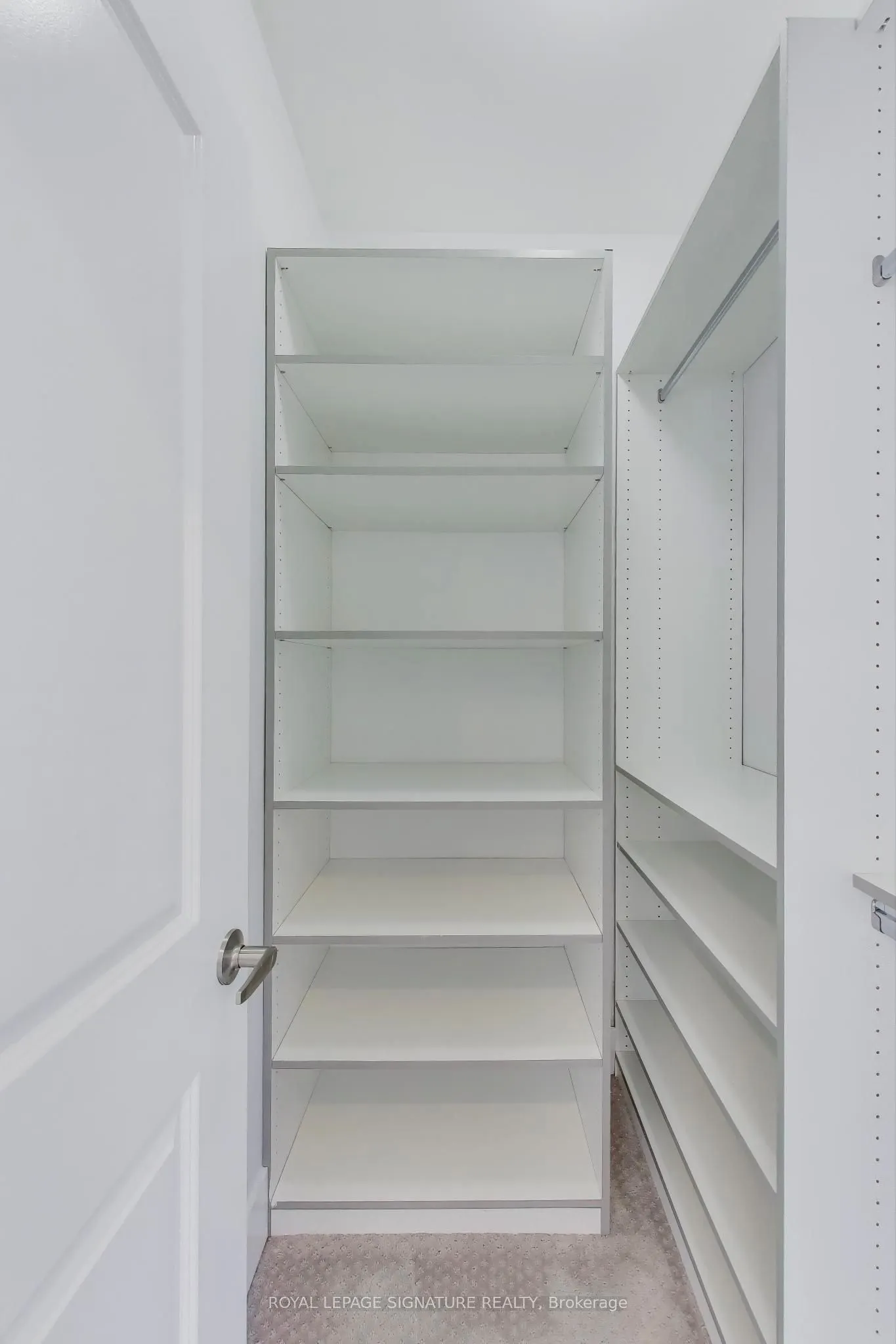 9124 Bathurst Street