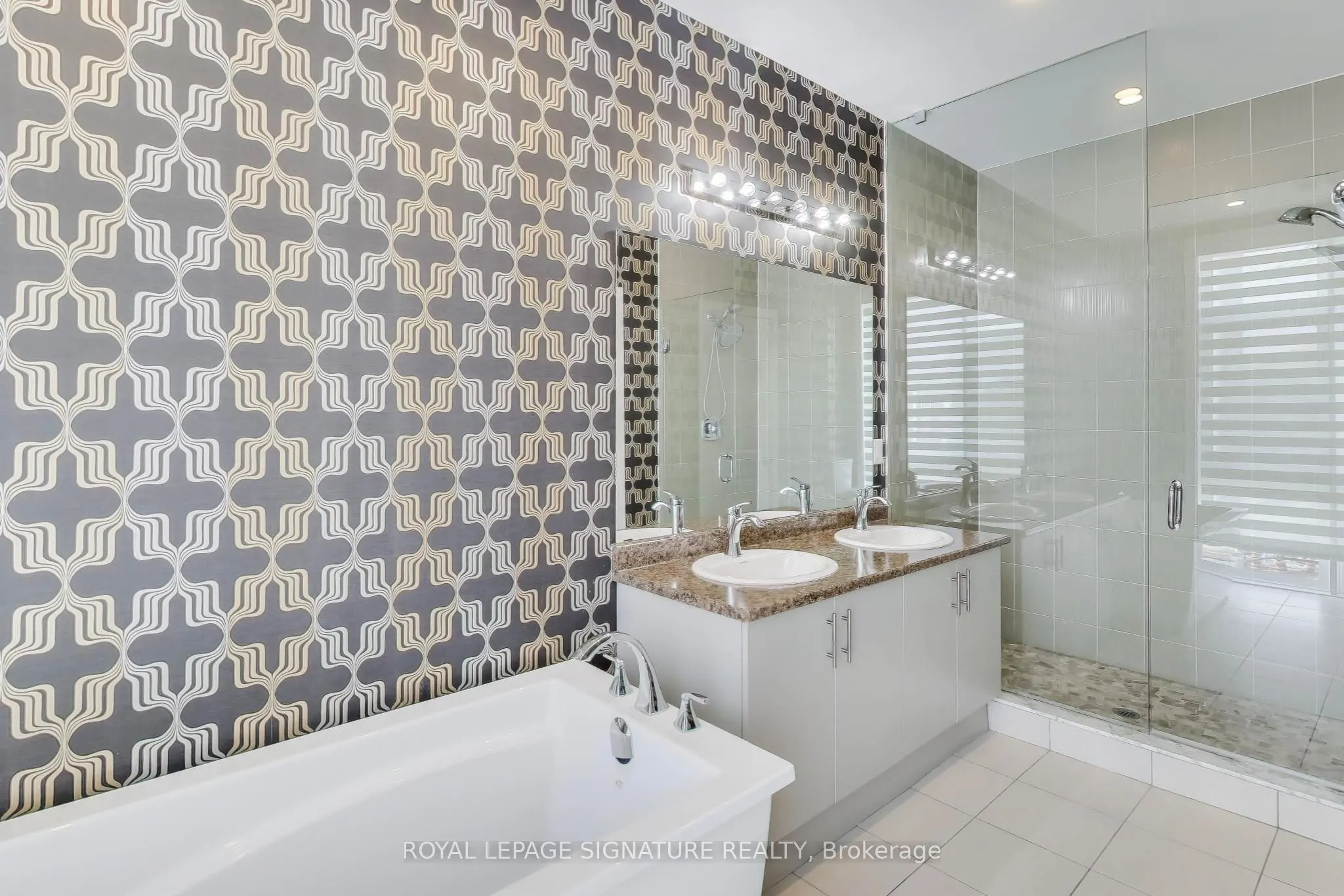 9124 Bathurst Street