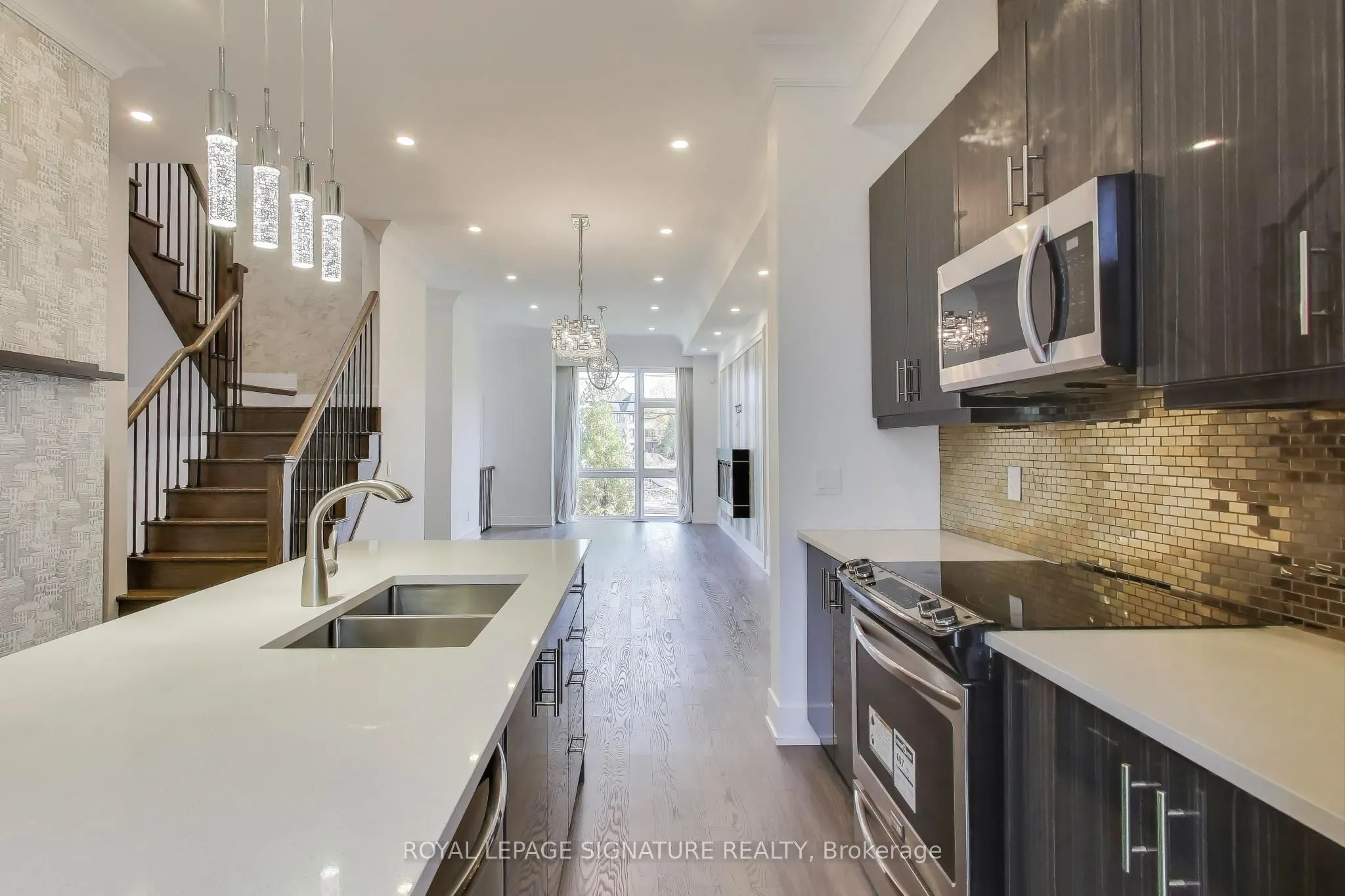 9124 Bathurst Street