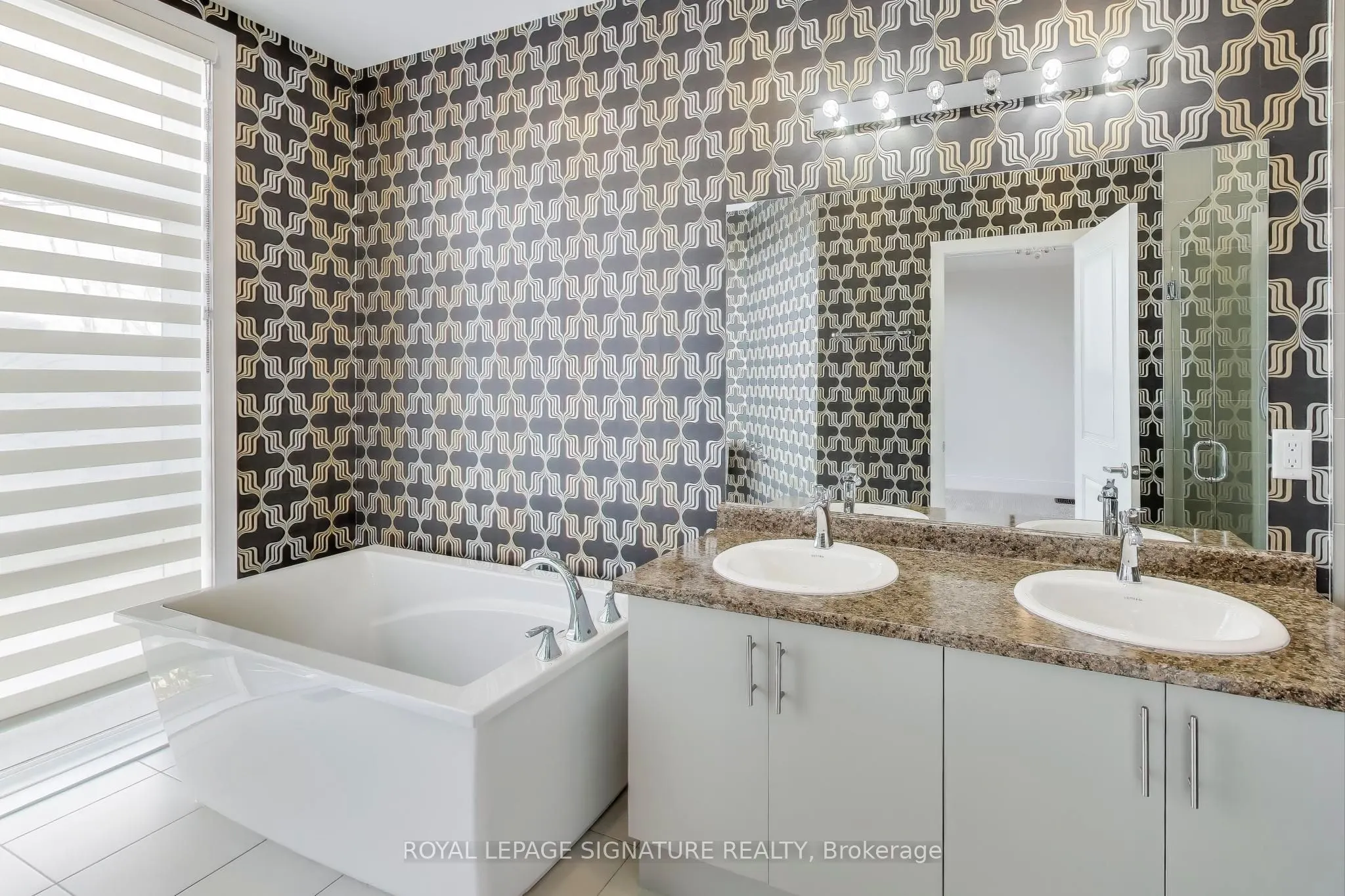 9124 Bathurst Street