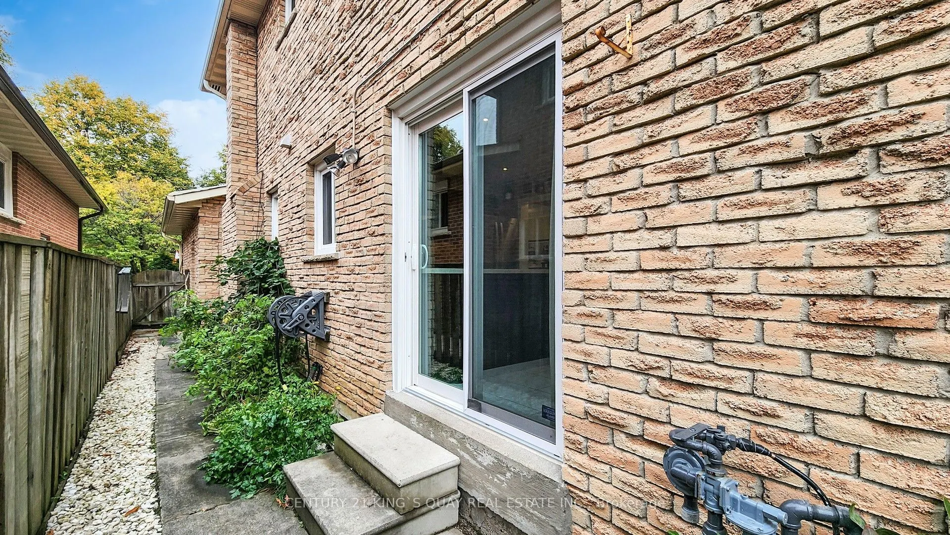 47 Radford Crescent