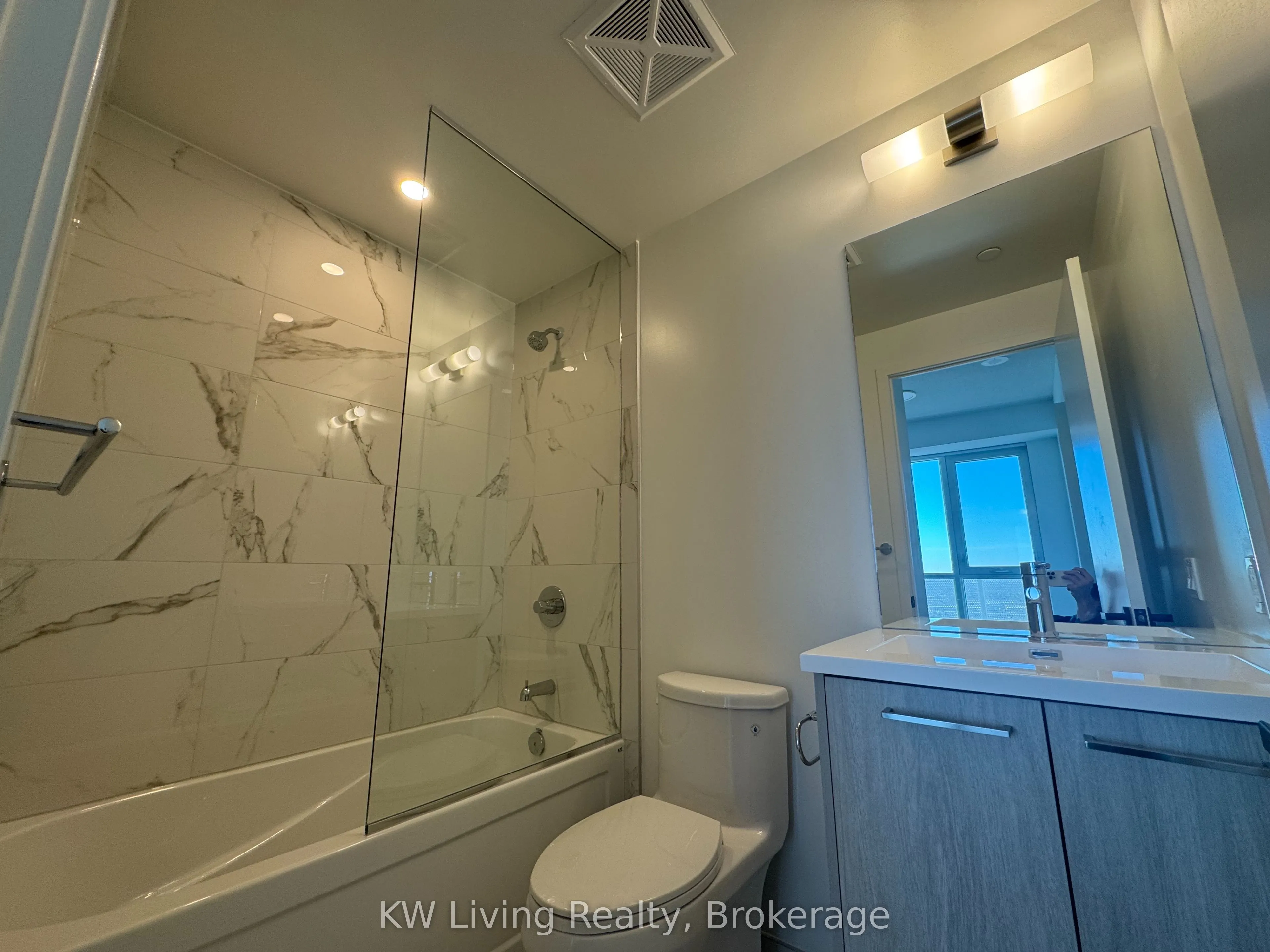 28 Interchange Way, #4506