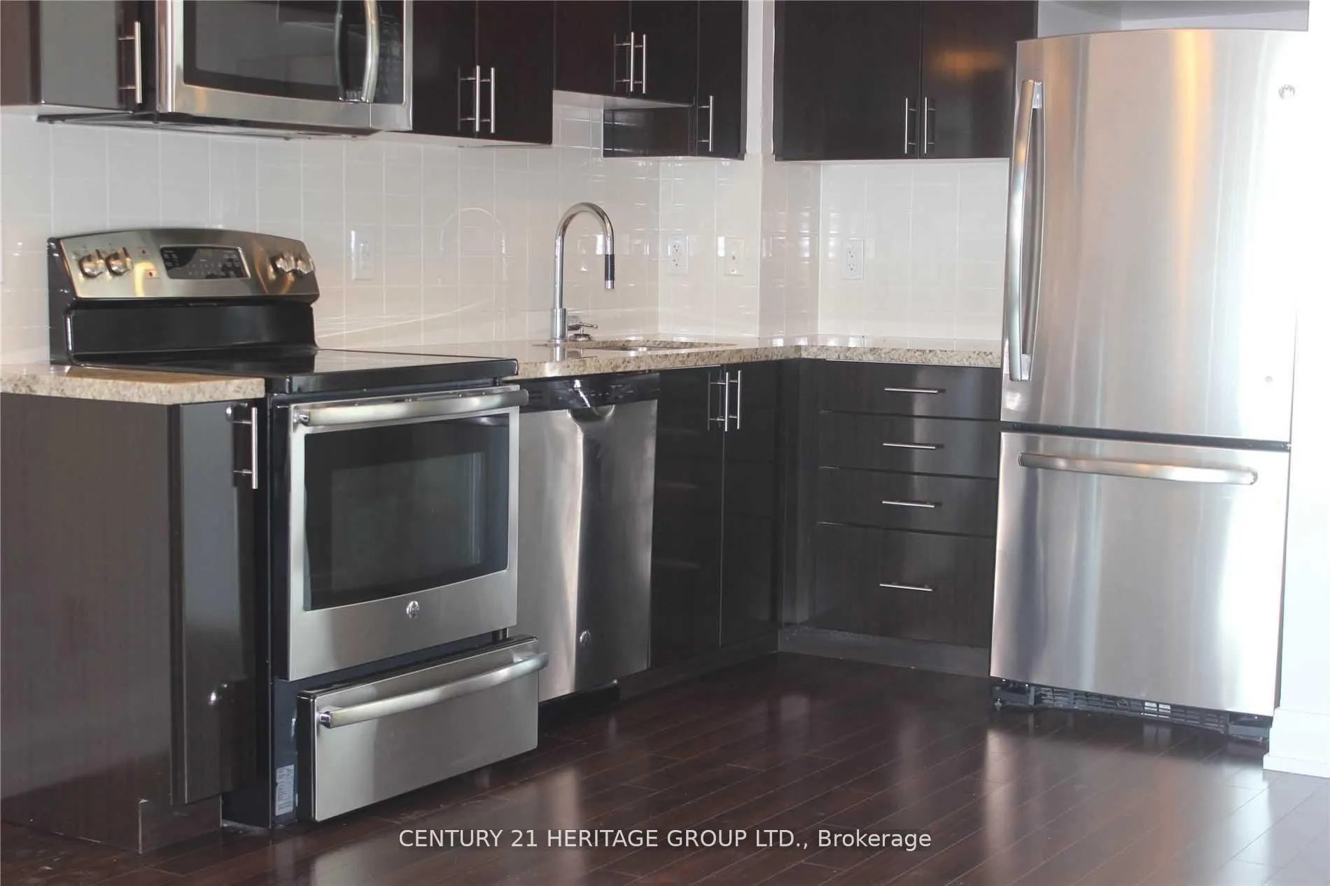 7167 Yonge Street, #721