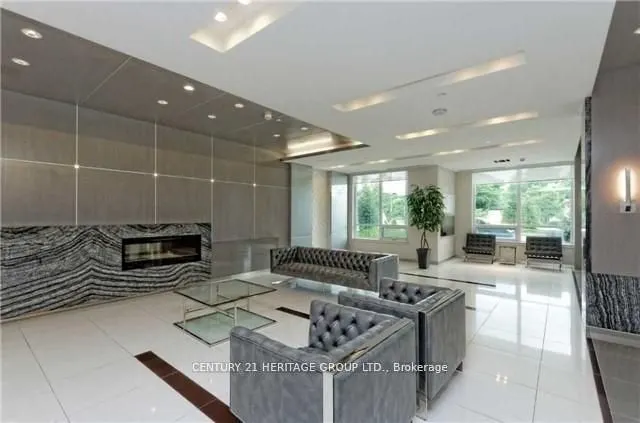7167 Yonge Street, #721