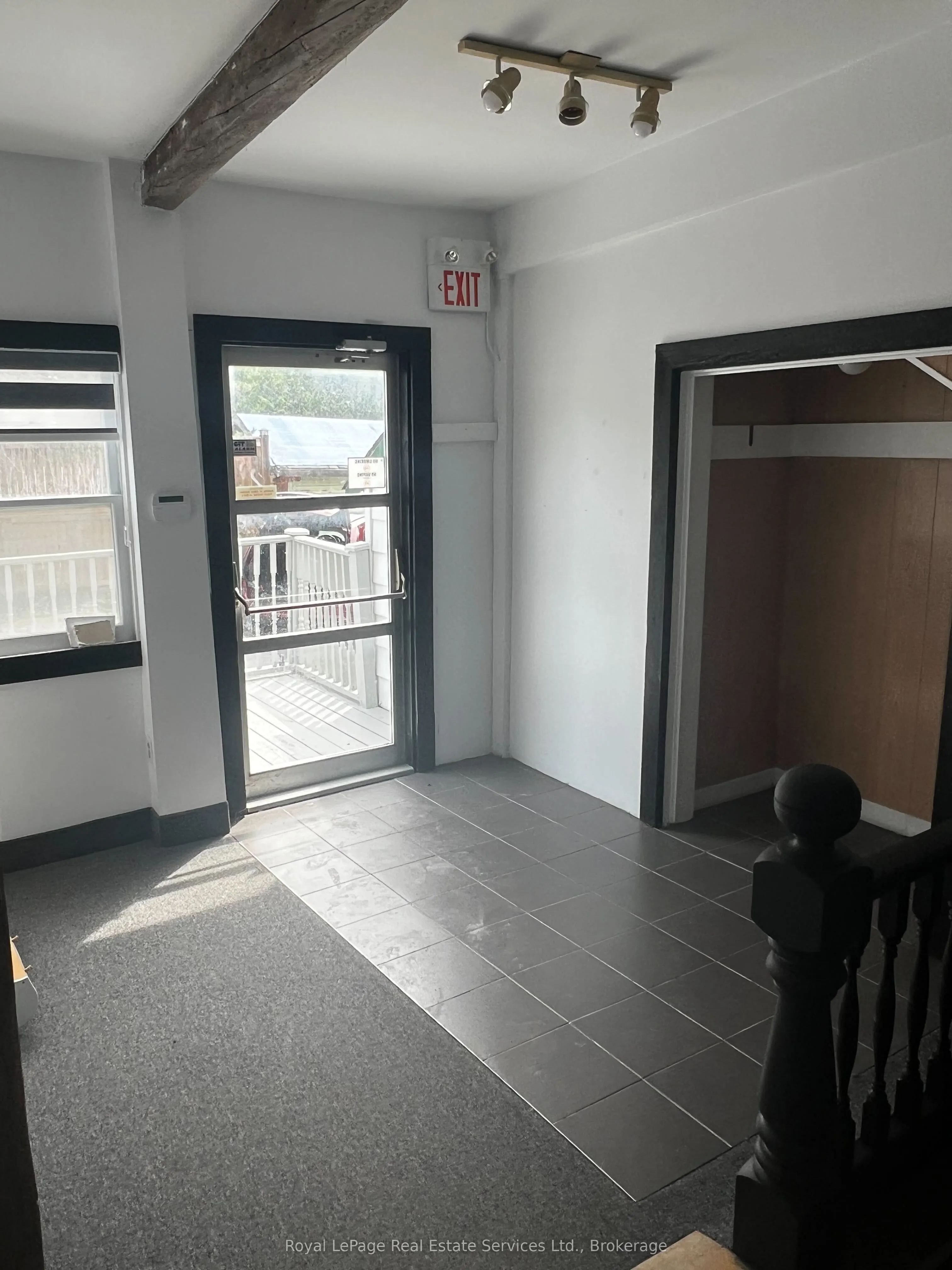 29 Queen Street W, #2