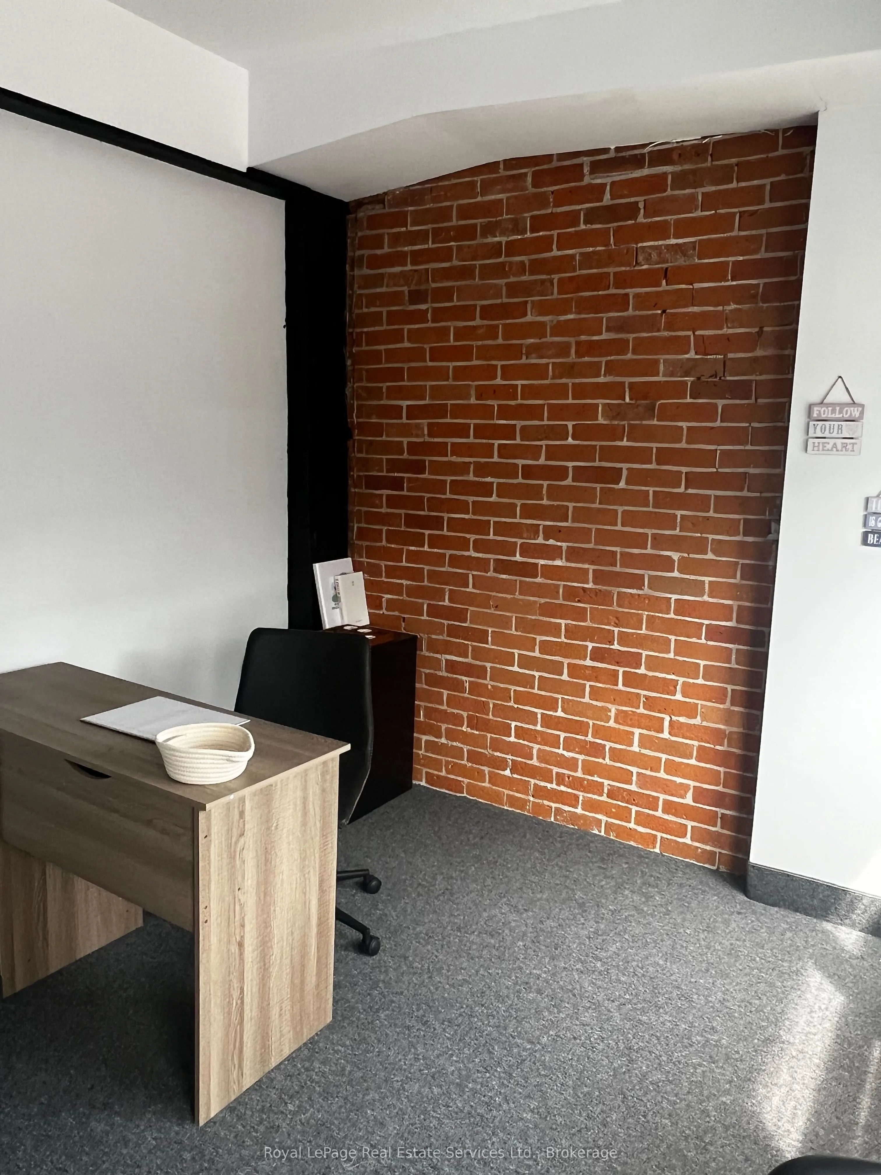 29 Queen Street W, #2