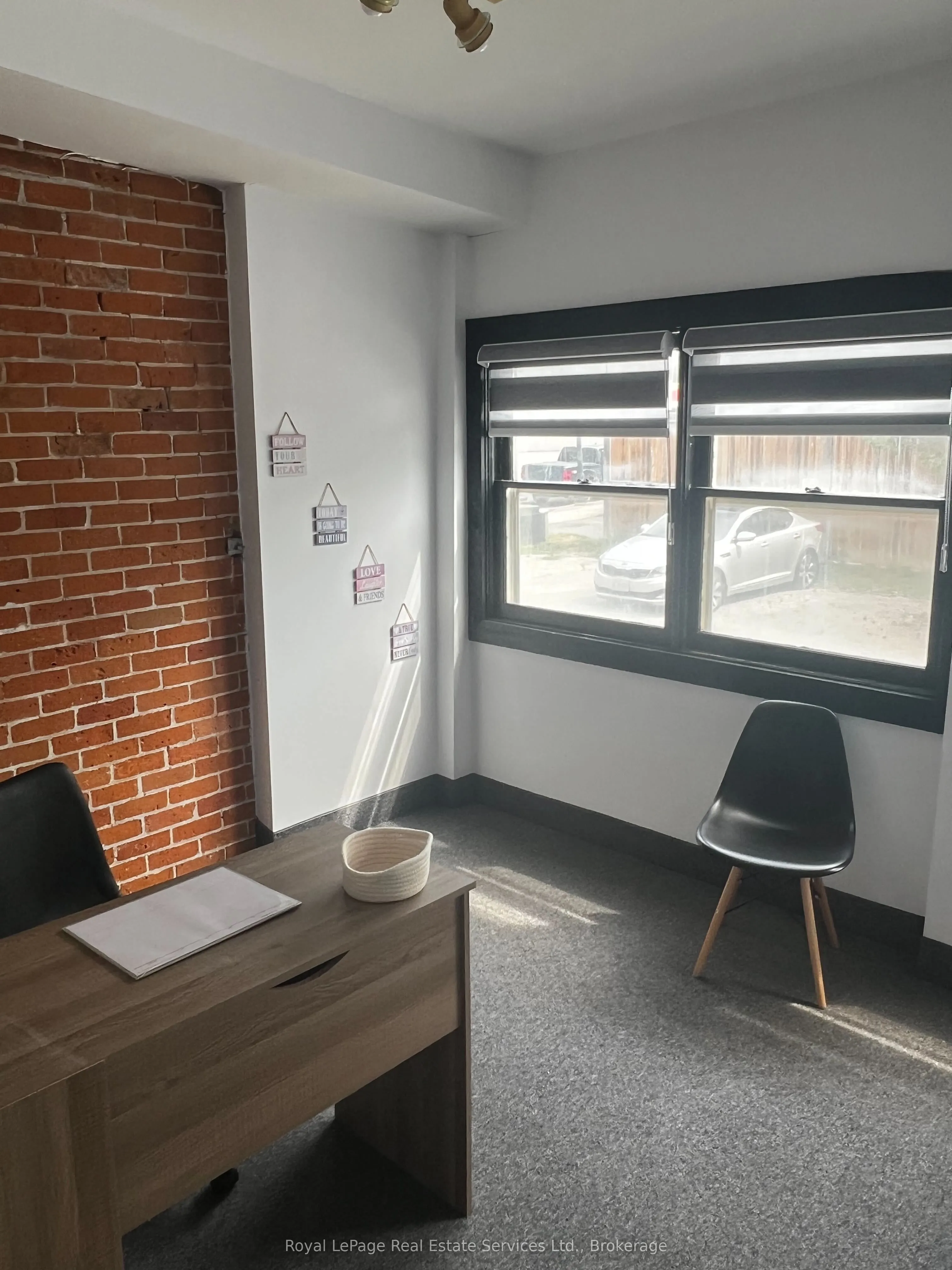 29 Queen Street W, #2