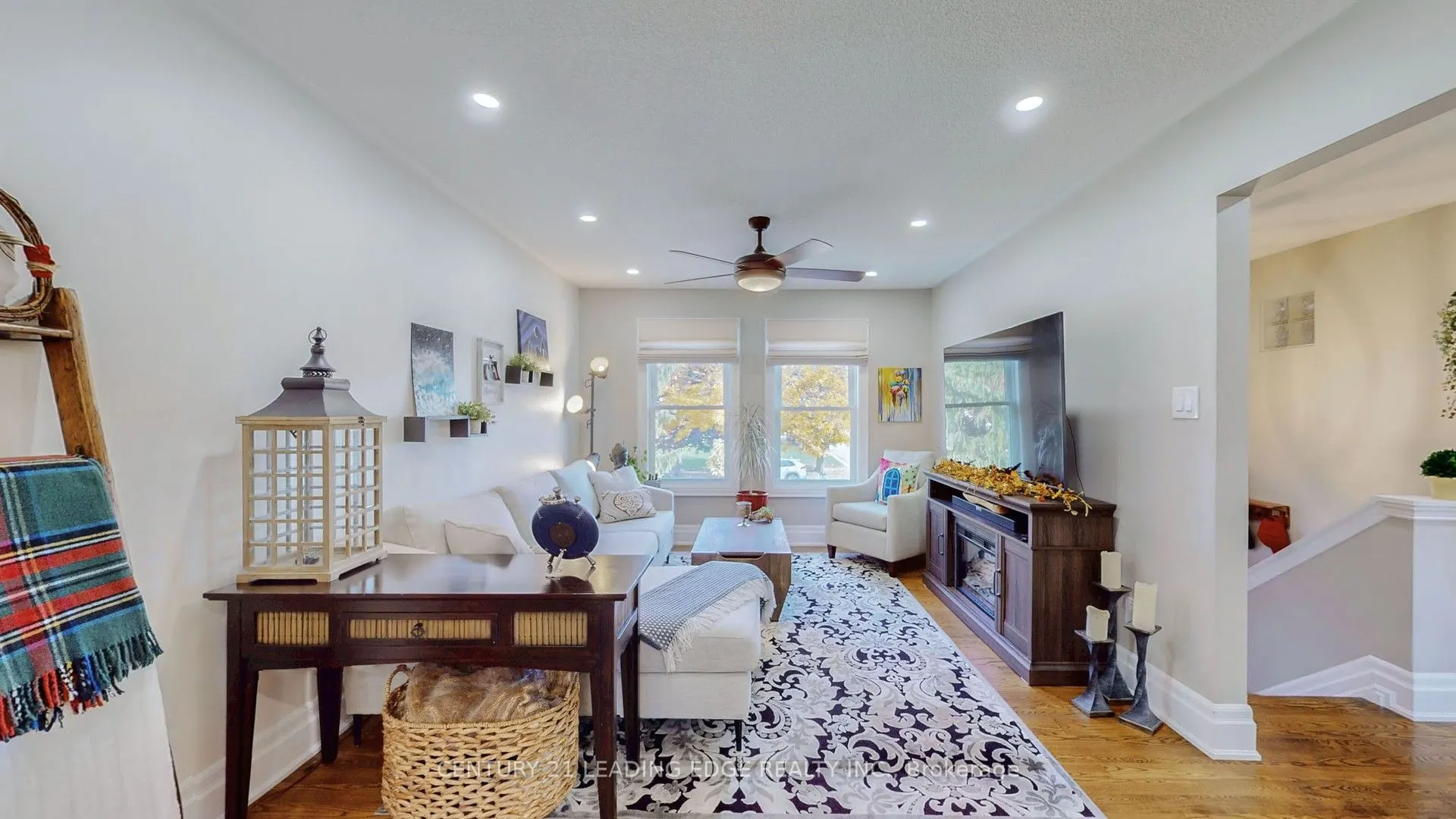 28 Stonehill Boulevard
