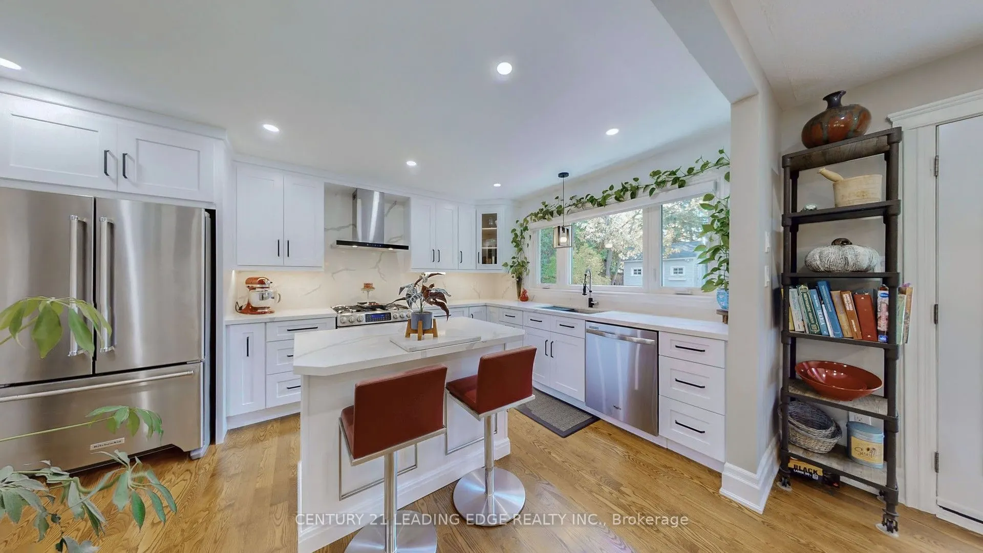 28 Stonehill Boulevard