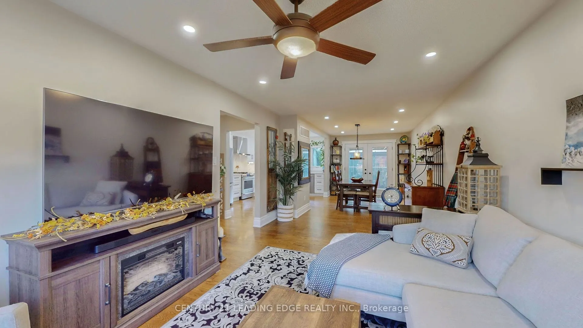 28 Stonehill Boulevard