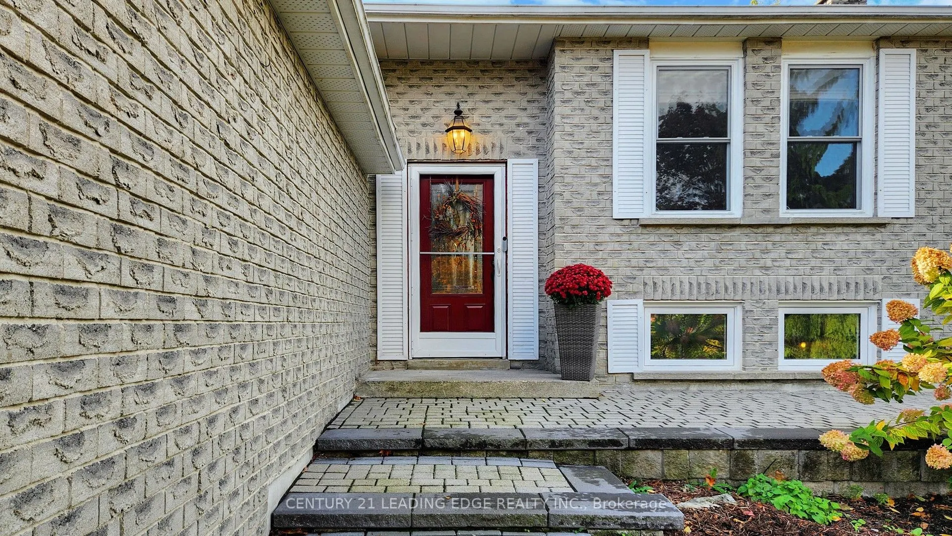 28 Stonehill Boulevard