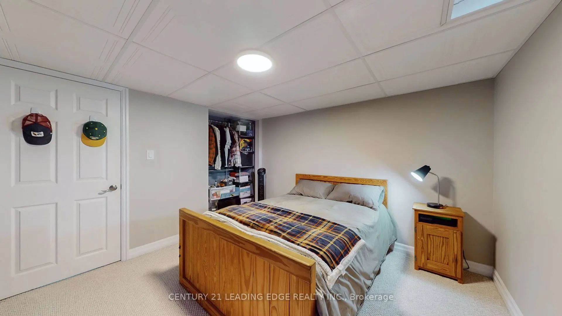 28 Stonehill Boulevard