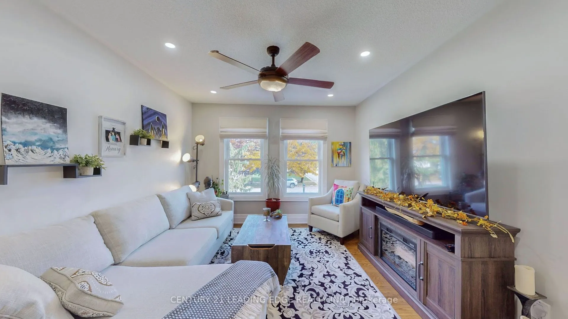 28 Stonehill Boulevard