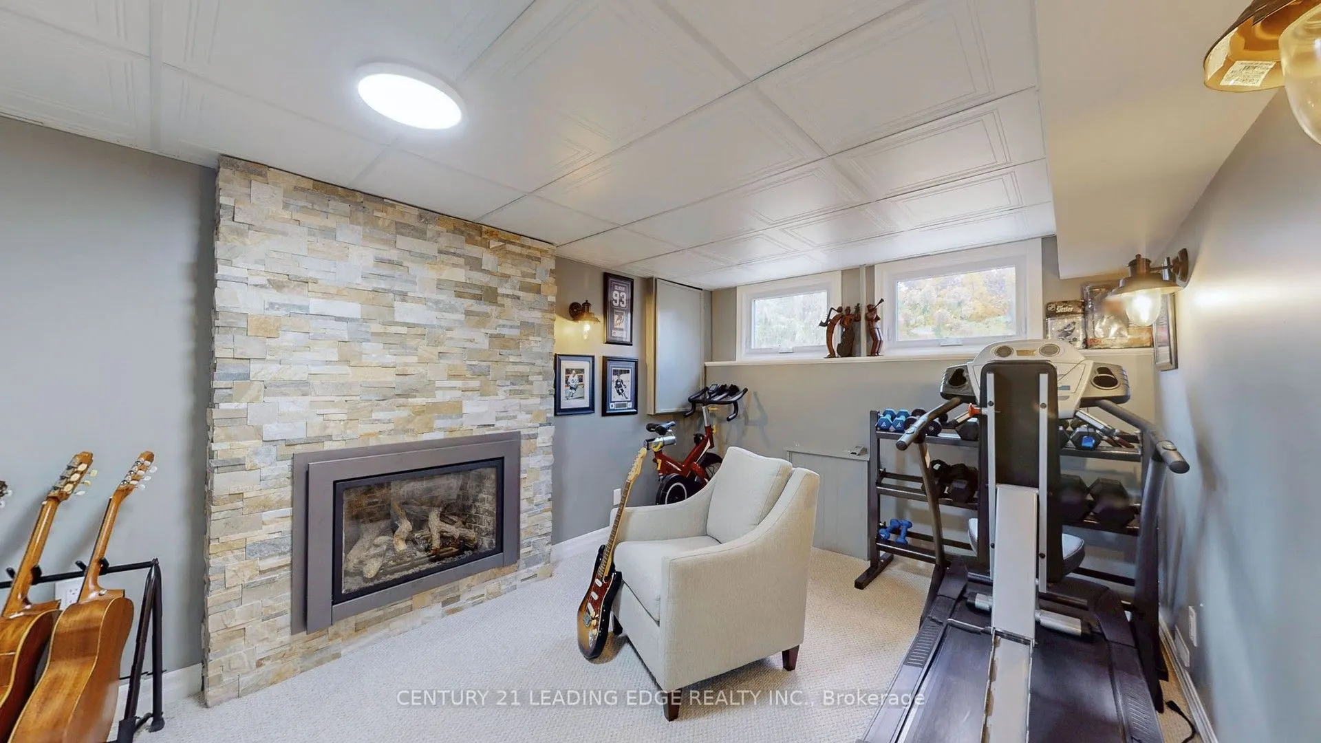 28 Stonehill Boulevard