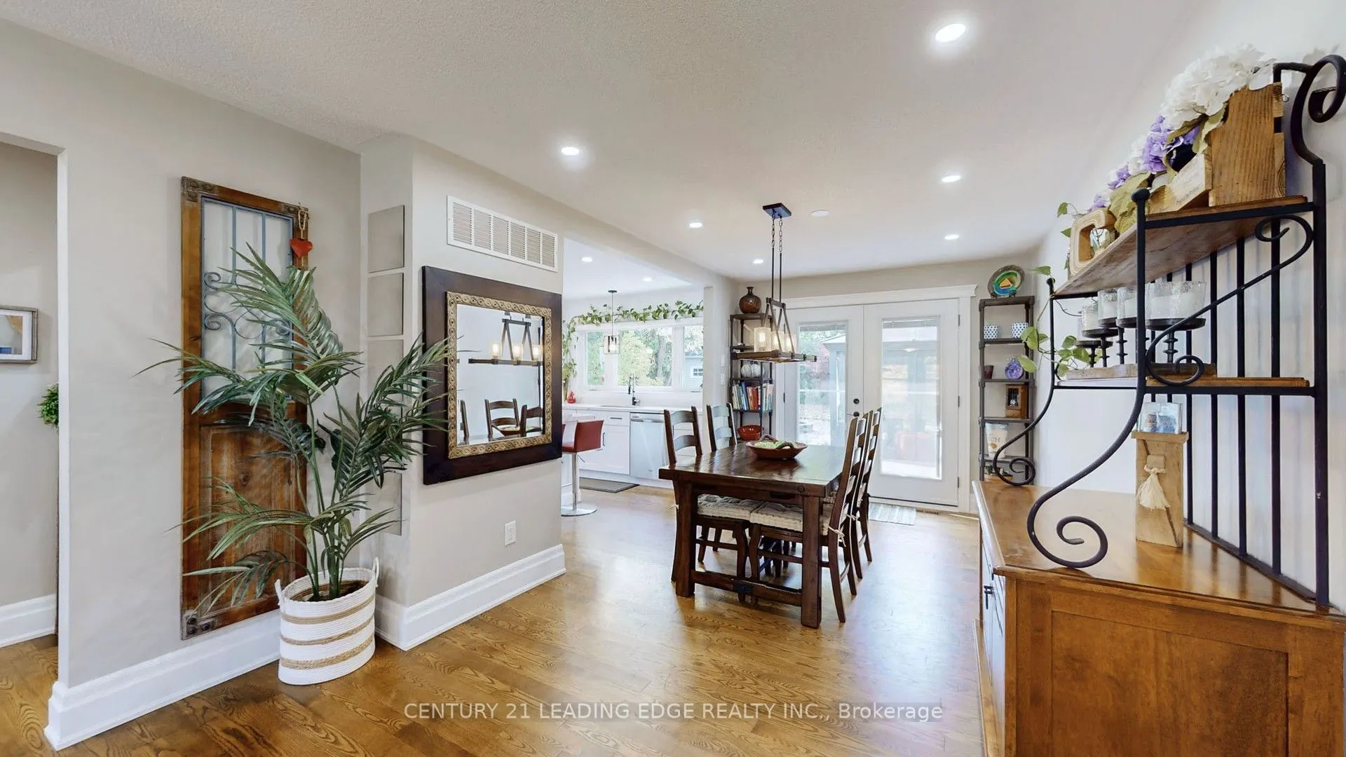 28 Stonehill Boulevard