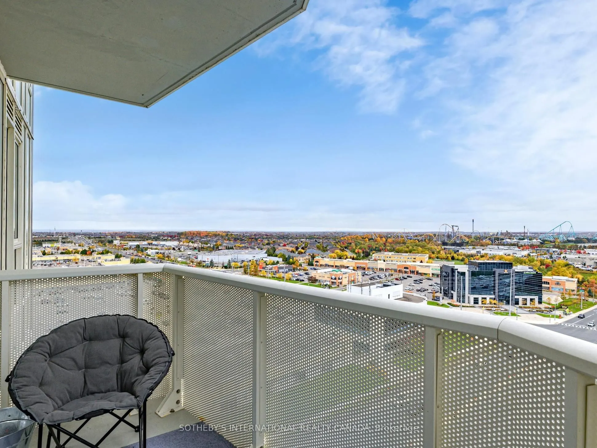 10 Abeja Street, #1313