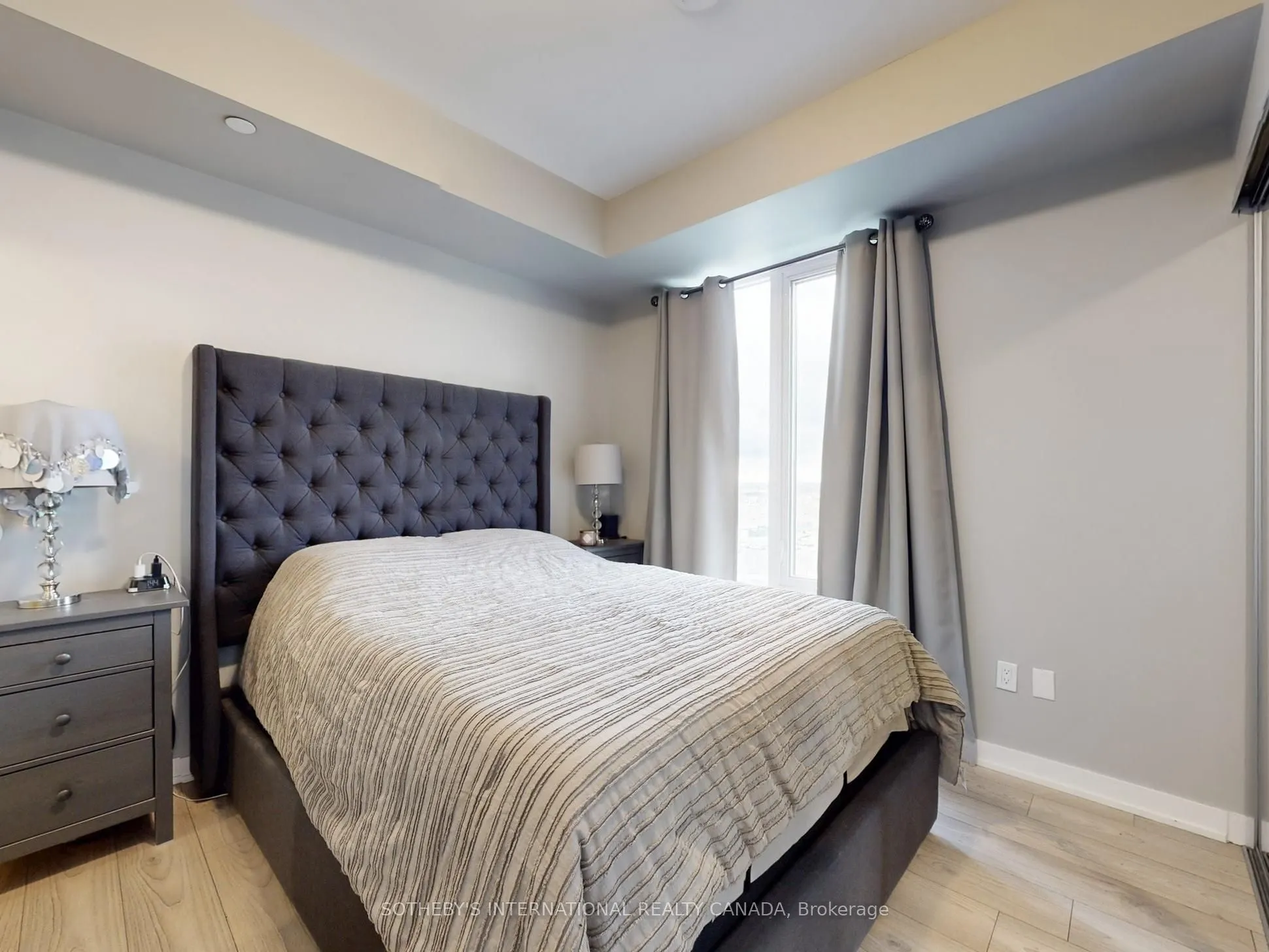 10 Abeja Street, #1313