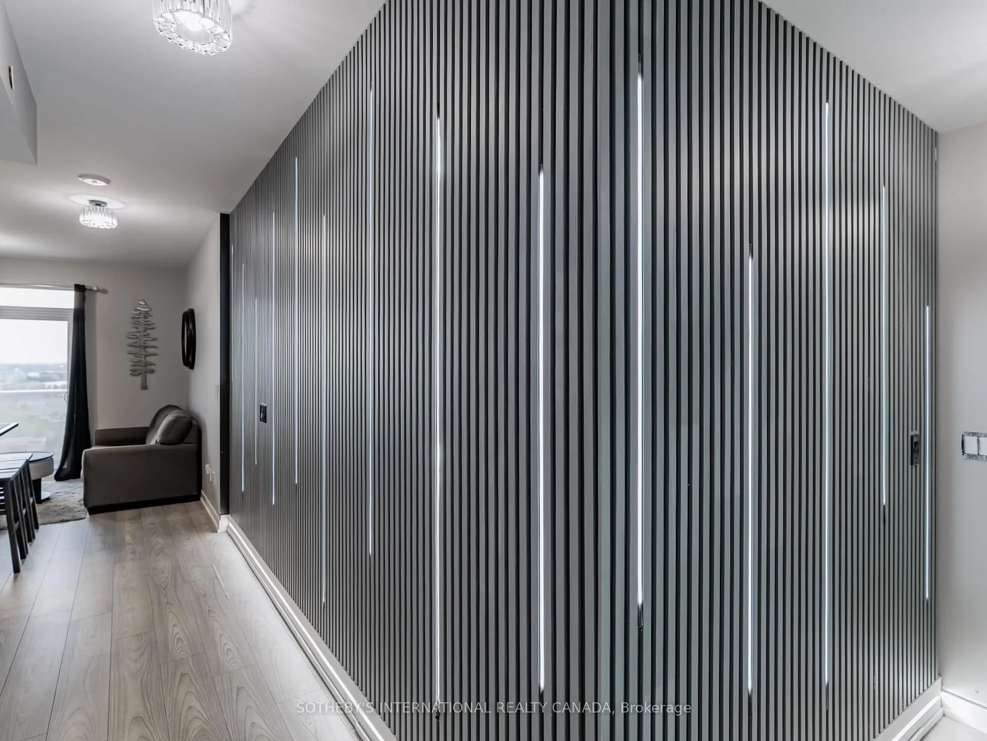 10 Abeja Street, #1313