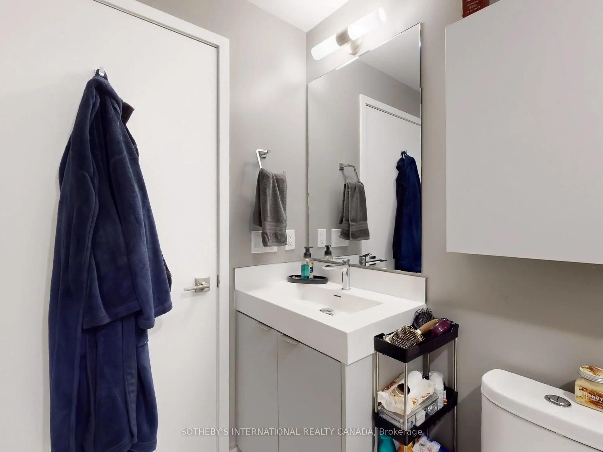 10 Abeja Street, #1313