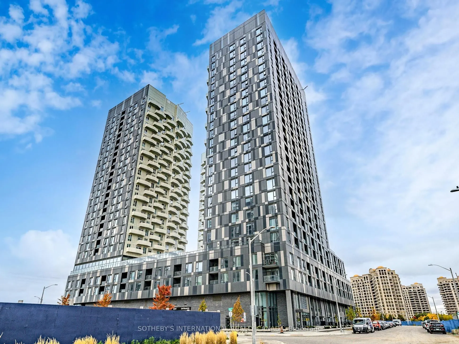10 Abeja Street, #1313