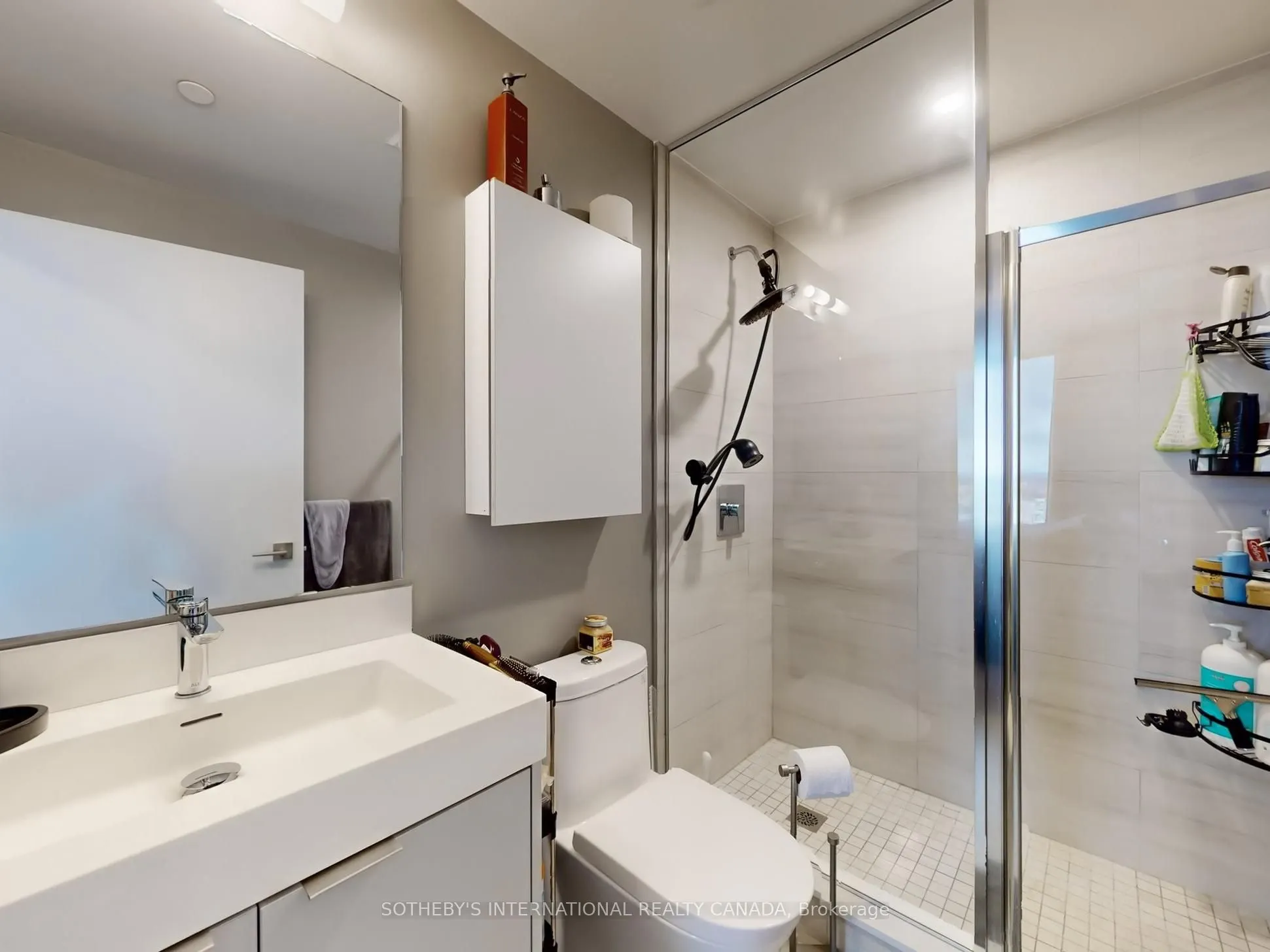 10 Abeja Street, #1313