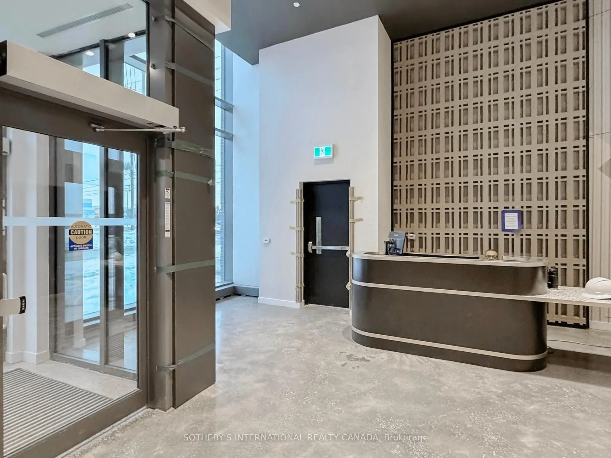 10 Abeja Street, #1313