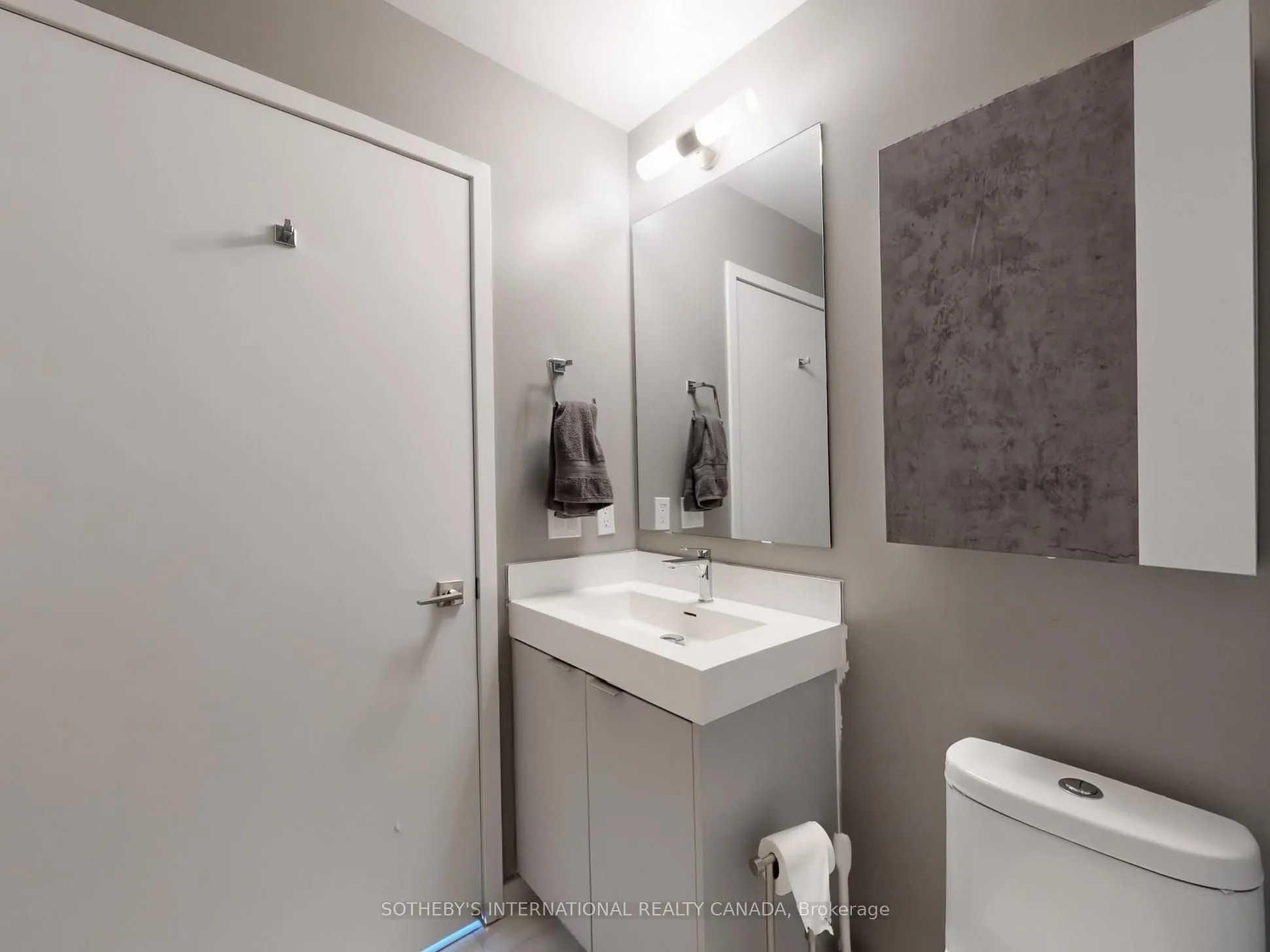 10 Abeja Street, #1313