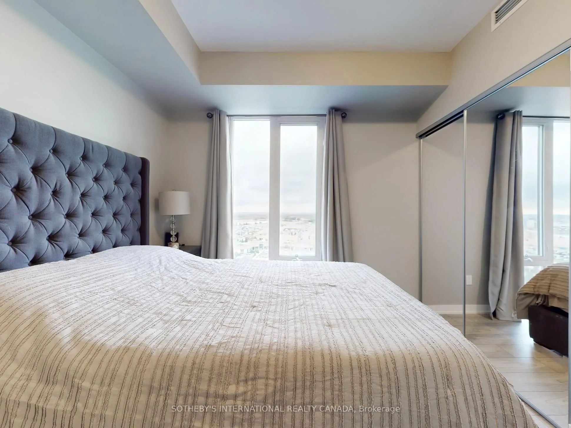 10 Abeja Street, #1313