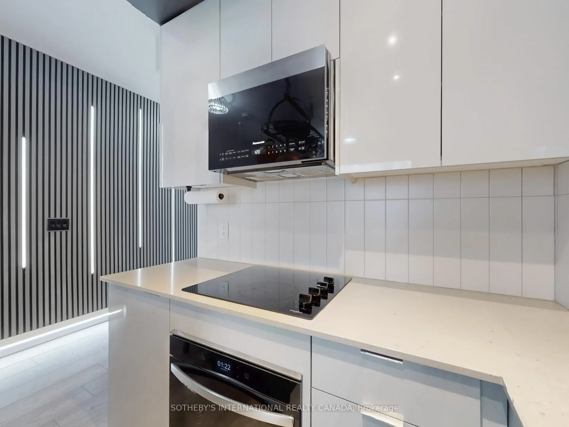 10 Abeja Street, #1313