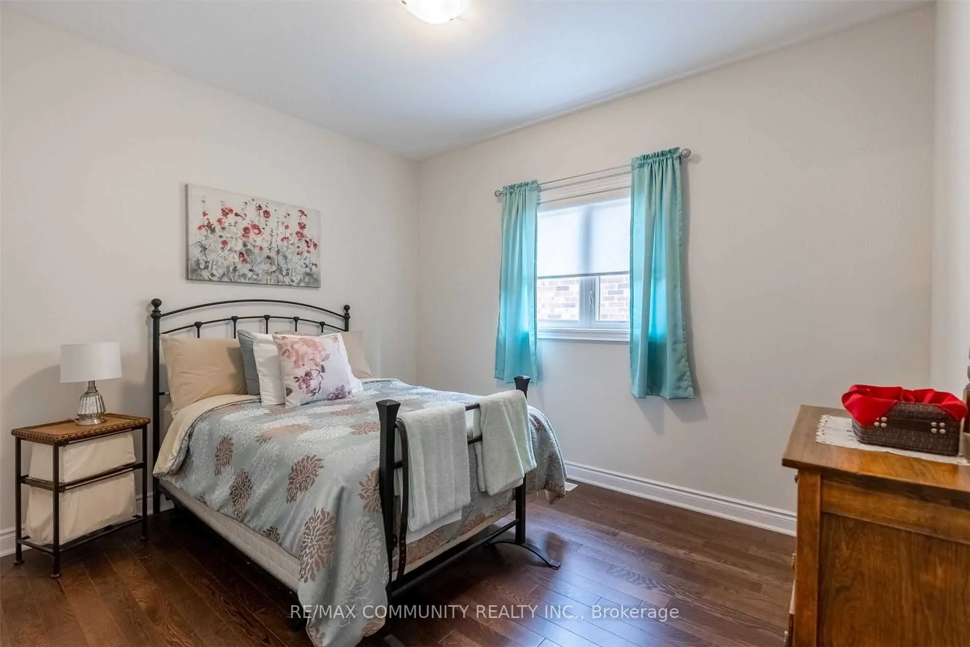 5 Pollock Avenue